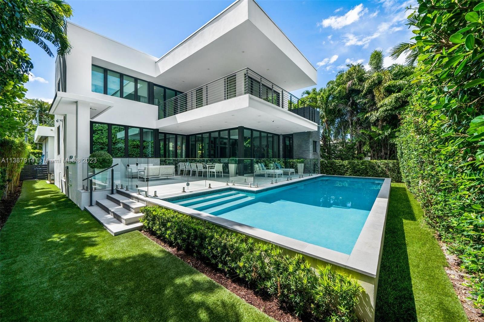 5327 Bay Rd, Miami Beach, FL, 33140 United States, 5 Bedrooms Bedrooms, ,5 BathroomsBathrooms,Residential,For Sale,Bay Rd,A11387914