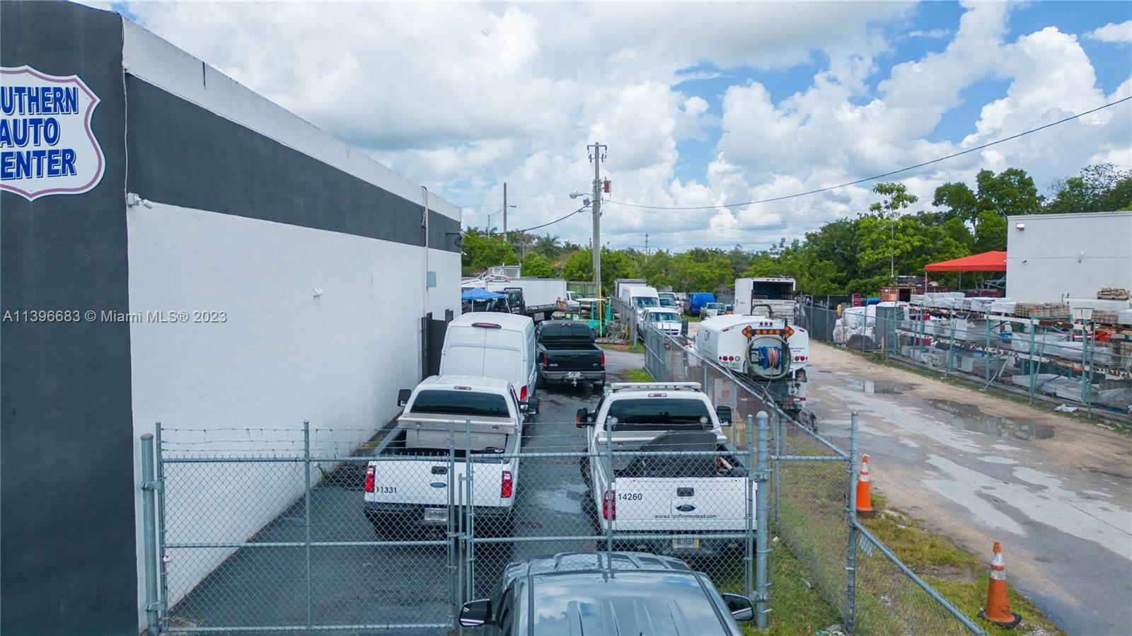 28400-28402 S Dixie Hwy