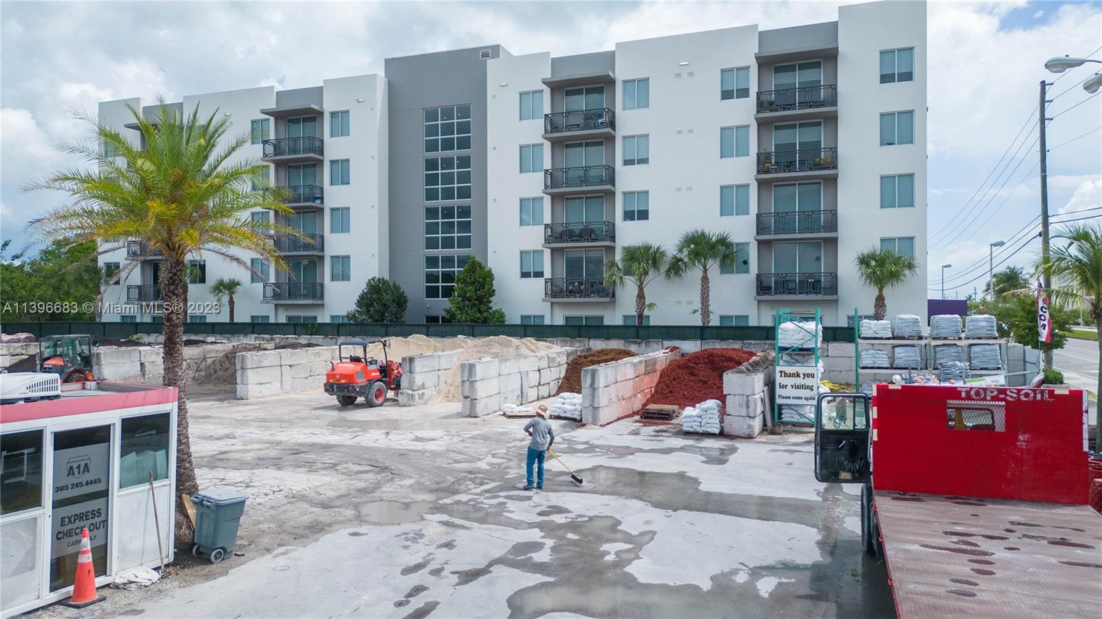 28400-28402 S Dixie Hwy