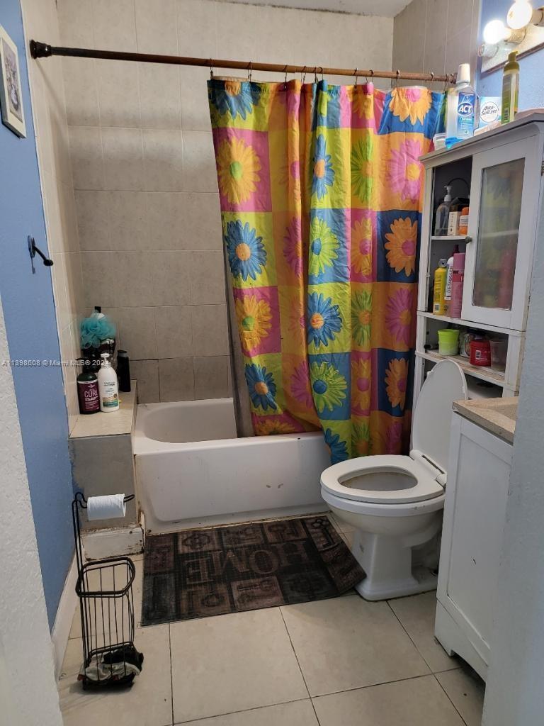 235 NE 150th St, Miami, Florida 33161, 5 Bedrooms Bedrooms, ,3 BathroomsBathrooms,Residential,For Sale,235 NE 150th St,A11398608