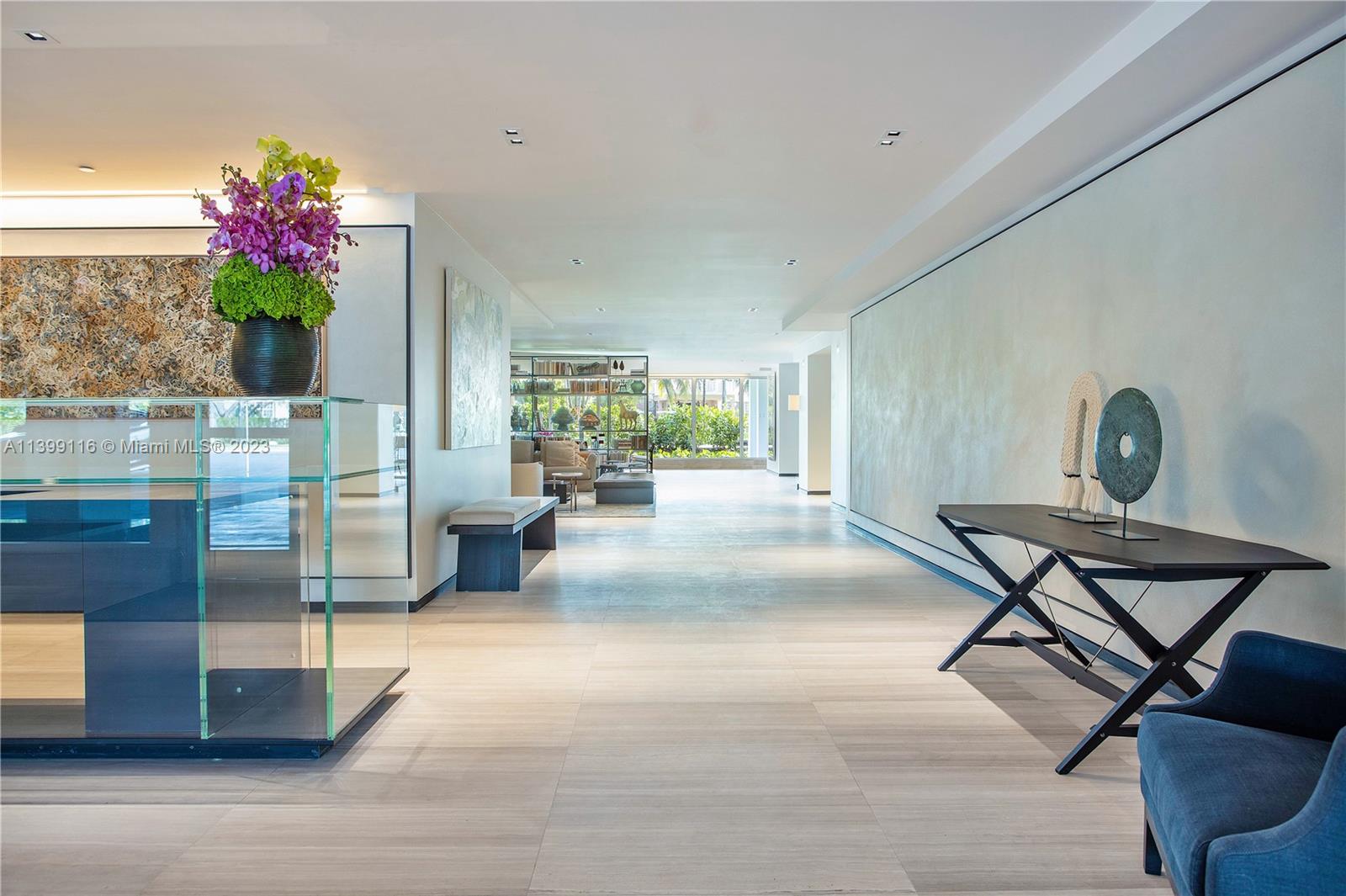 Ritz-Carlton Miami Beach West Lobby Concierge