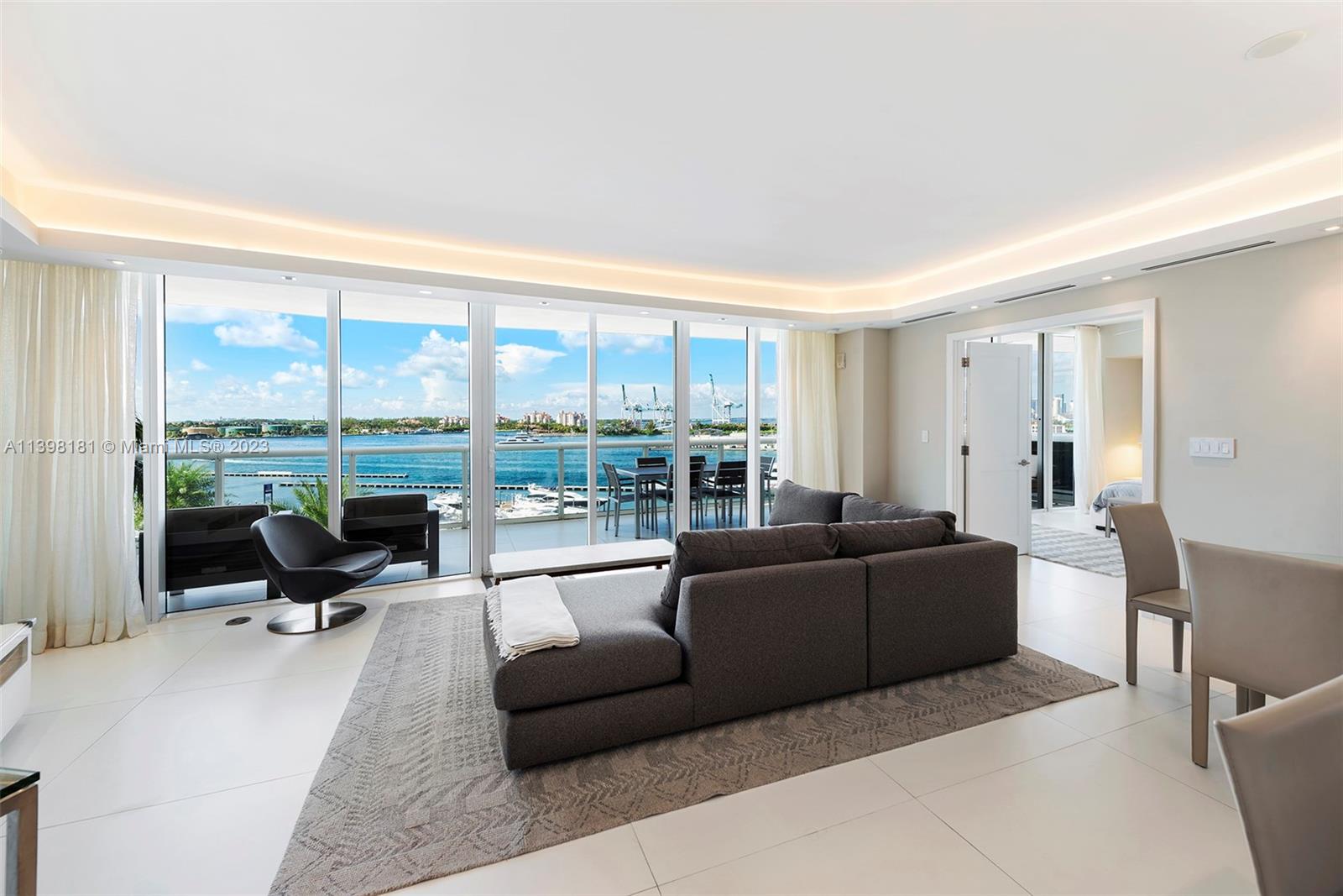 Enjoy incredible water views and Miami city skyline views from 804 at Murano Grande, located in the iconic South of Fifth neighborhood. Stand out features include a state-of-the-art Snaidero Kitchen, Miele Appliances, 40 x 40 tile, ceiling lighting plan, and so much more. All materials, surfaces and fixtures have been hand-selected to achieve a supreme level of style, comfort and luxury. Facing south, with incredible light, the views from 804 are breathtaking. 5 star amenities include tennis, heated pool, private restaurant, gym, steam, sauna and more. Life at Murano Grande is sublime!