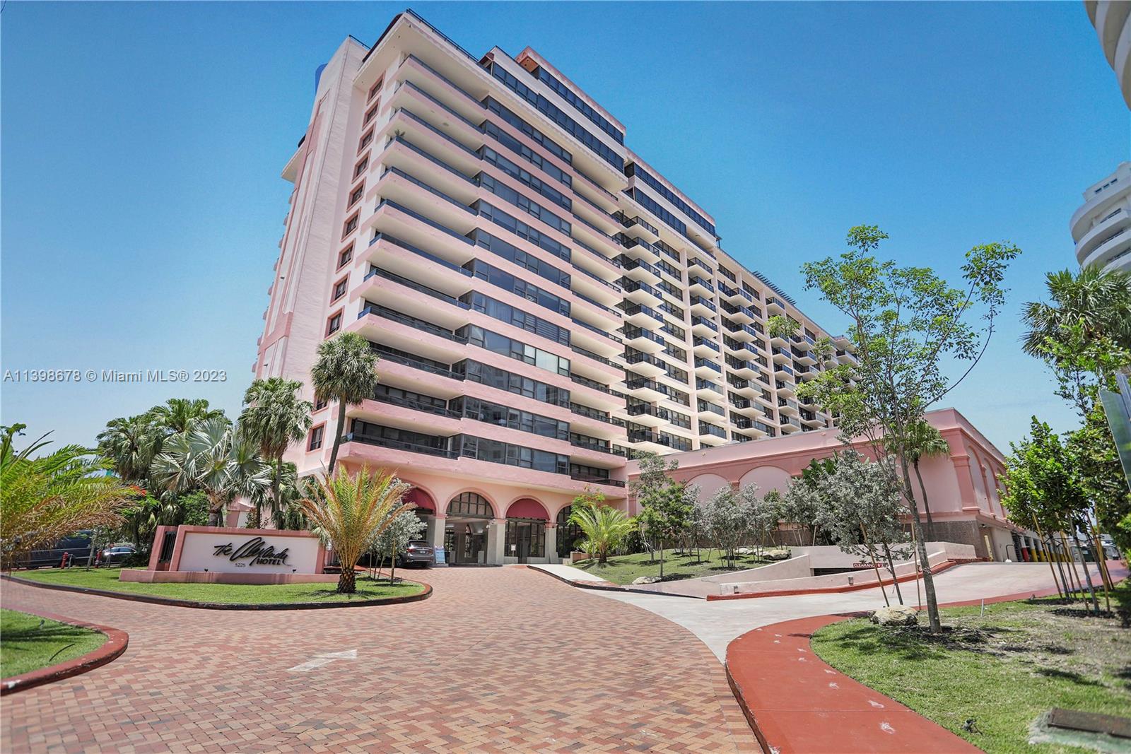 5225  Collins Ave #1216 For Sale A11398678, FL