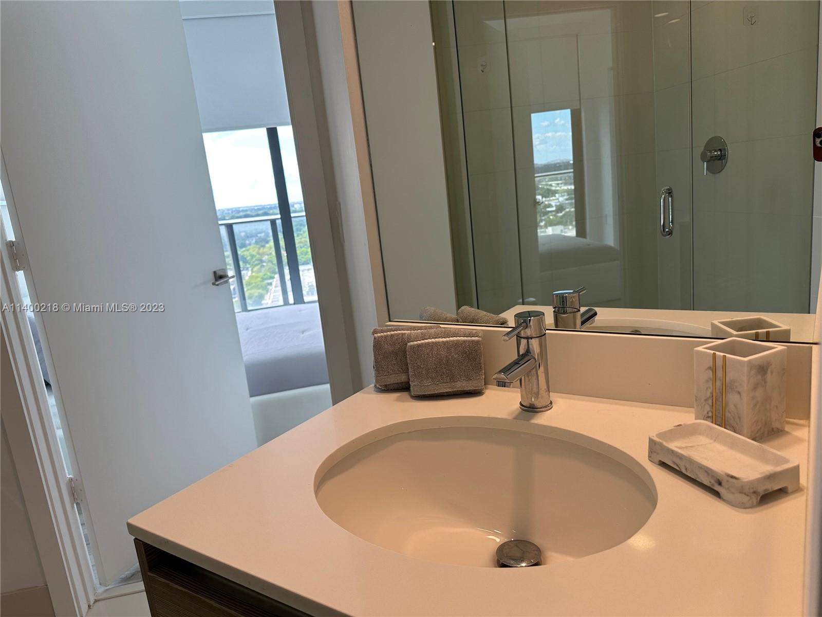 121 NE 34th St 1616, Miami, Florida 33137, 2 Bedrooms Bedrooms, ,2 BathroomsBathrooms,Residentiallease,For Rent,121 NE 34th St 1616,A11400218
