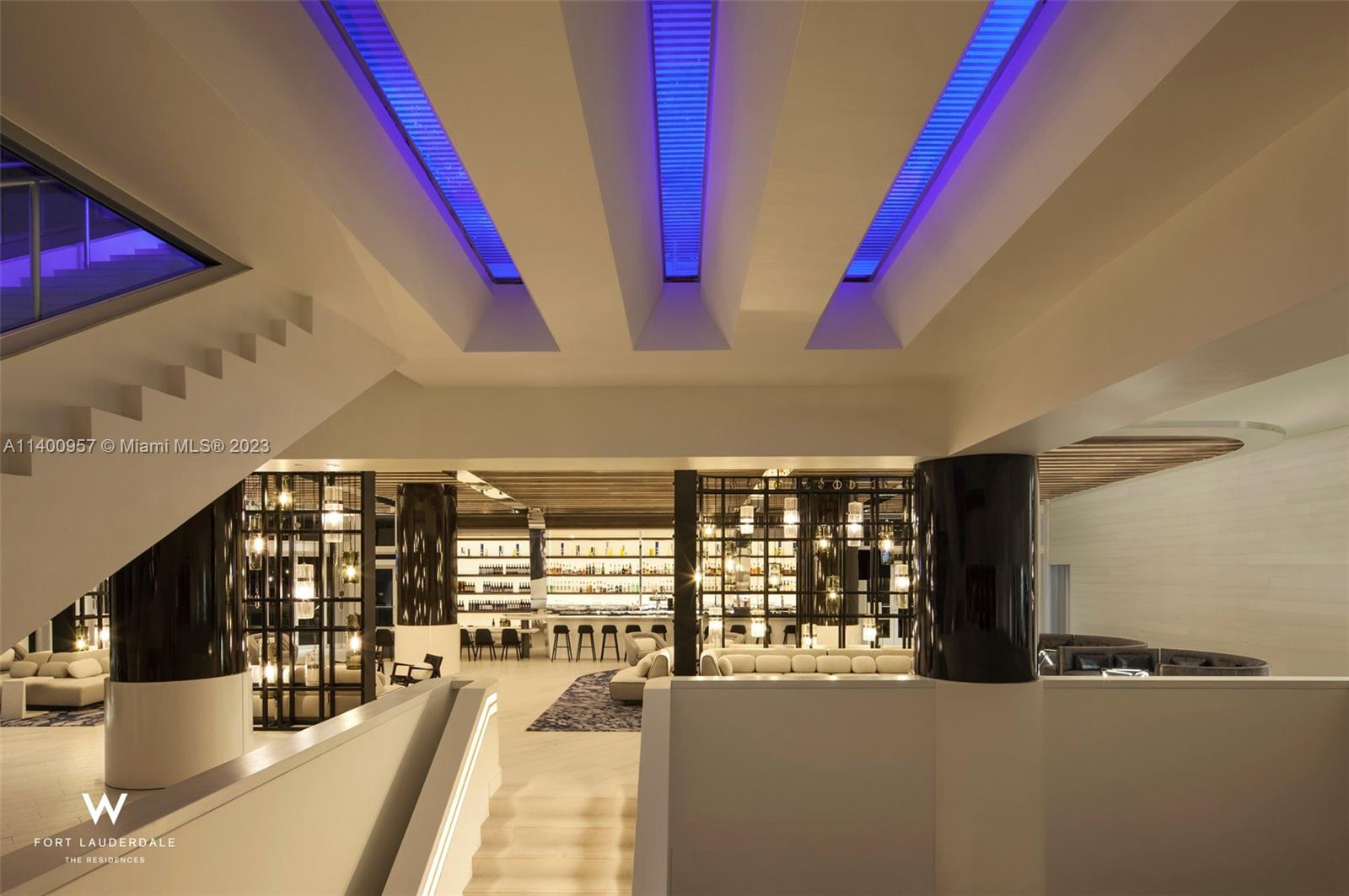 HOTEL BAR - LIVING ROOM