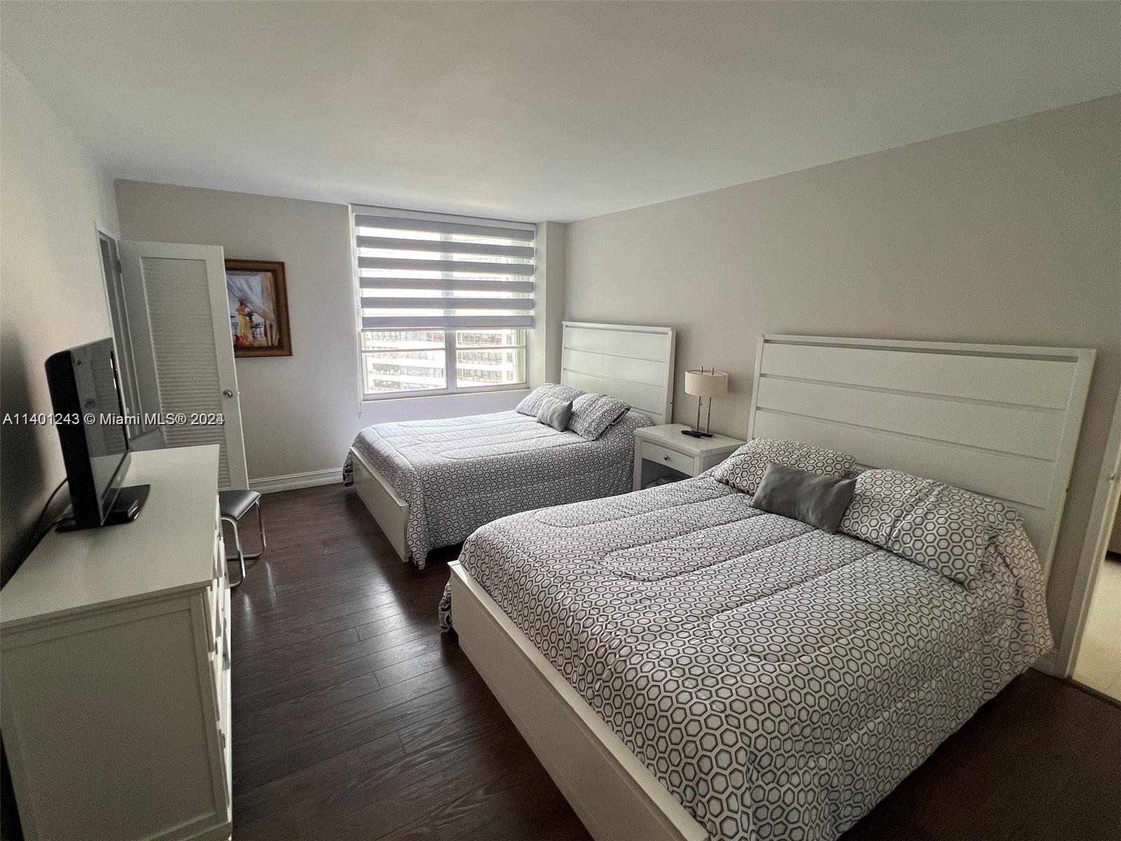 5161 Collins 910, Miami Beach, Florida 33140, 1 Bedroom Bedrooms, ,1 BathroomBathrooms,Residentiallease,For Rent,5161 Collins 910,A11401243