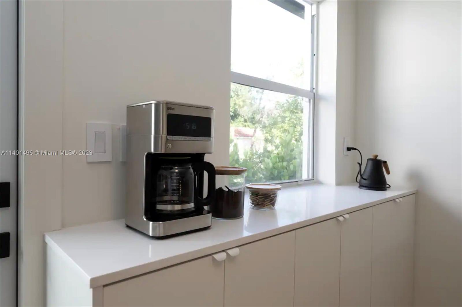 436 NE 64th St 1, Miami, Florida 33138, 2 Bedrooms Bedrooms, ,2 BathroomsBathrooms,Residentiallease,For Rent,436 NE 64th St 1,A11401496