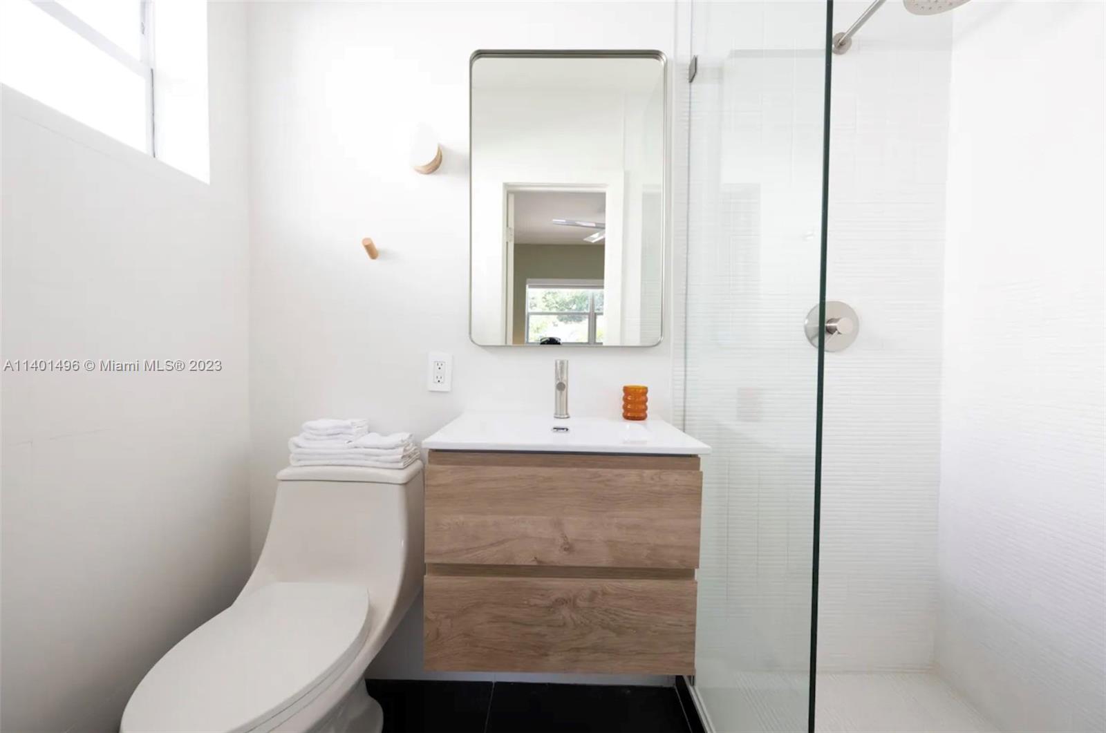 436 NE 64th St 1, Miami, Florida 33138, 2 Bedrooms Bedrooms, ,2 BathroomsBathrooms,Residentiallease,For Rent,436 NE 64th St 1,A11401496