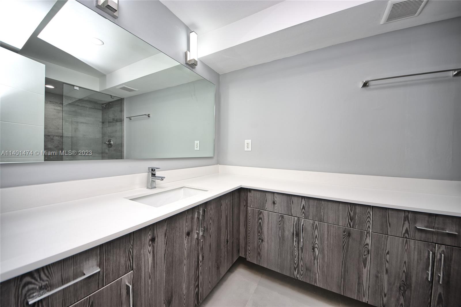 1660 NE 191st St 309-1, Miami, Florida 33179, 2 Bedrooms Bedrooms, ,2 BathroomsBathrooms,Residential,For Sale,1660 NE 191st St 309-1,A11401474