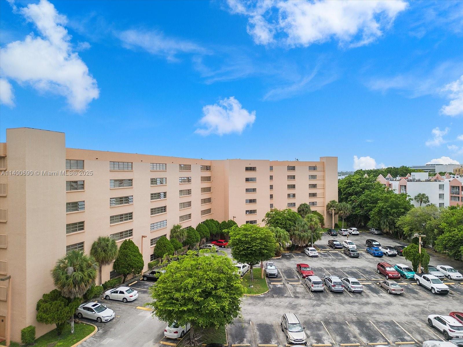 9688 Fontainebleau Blvd 208, Miami, Florida 33172, 2 Bedrooms Bedrooms, ,2 BathroomsBathrooms,Residential,For Sale,9688 Fontainebleau Blvd 208,A11400690