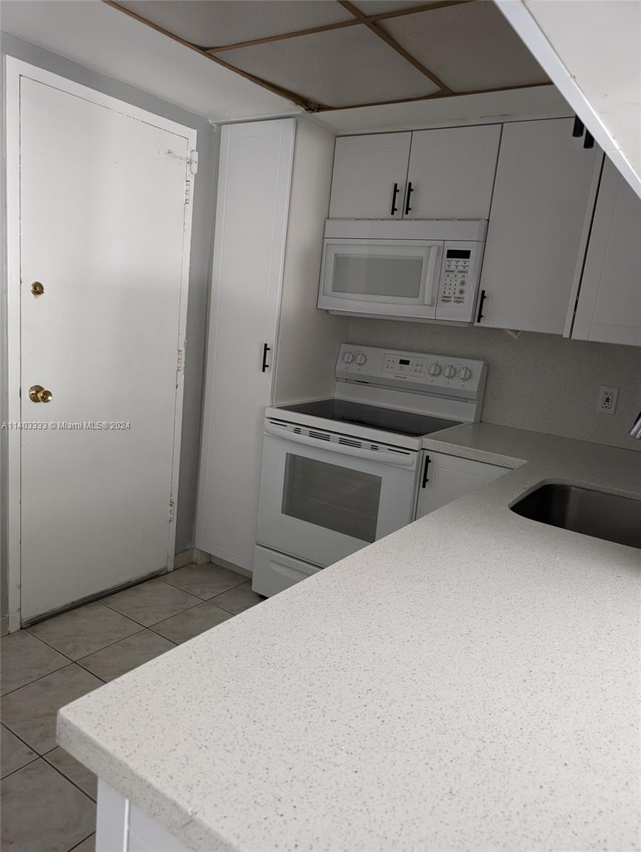 16800 NE 15th Ave 108, North Miami Beach, Florida 33162, 1 Bedroom Bedrooms, ,1 BathroomBathrooms,Residential,For Sale,16800 NE 15th Ave 108,A11403333