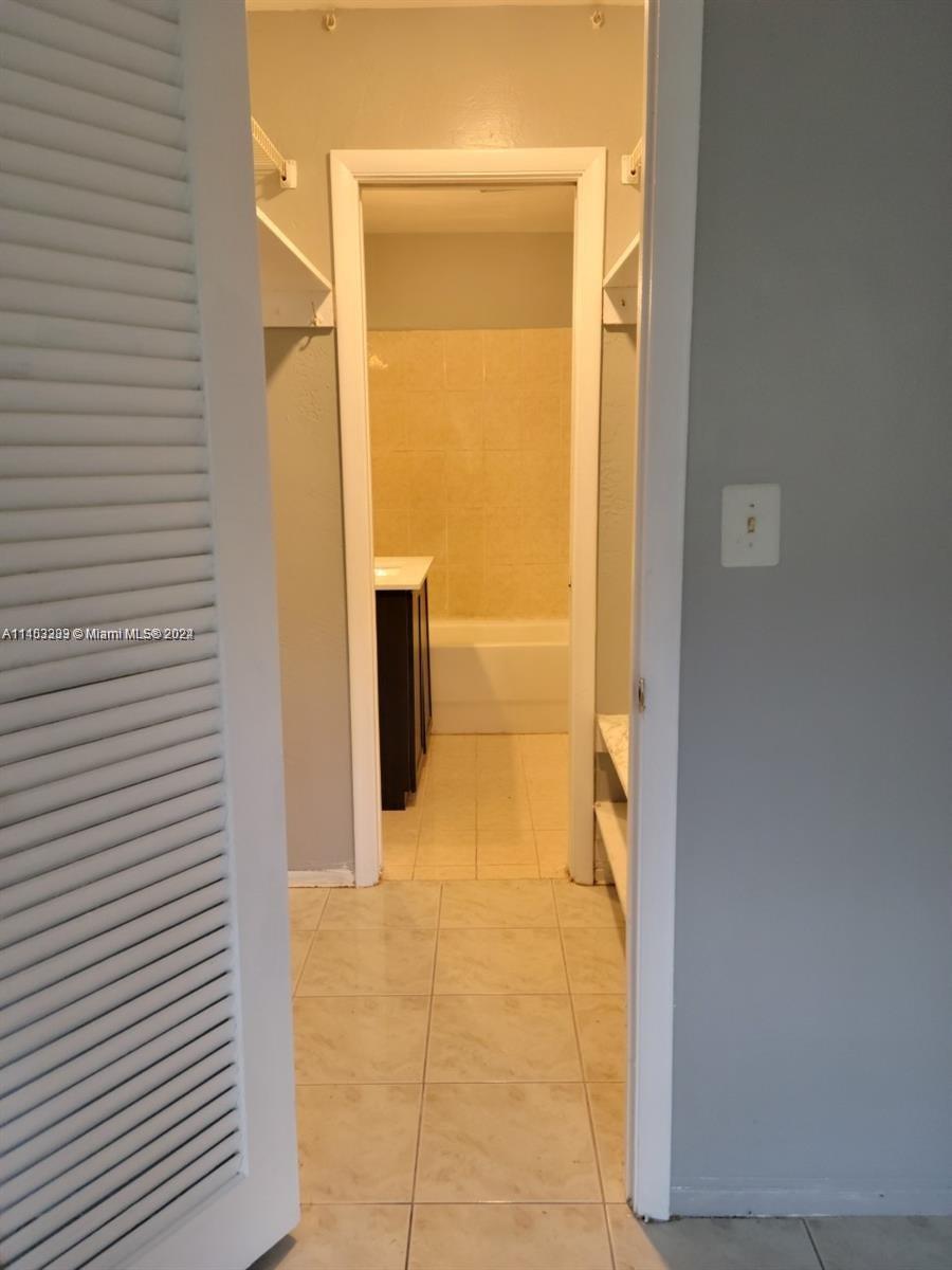 16800 NE 15th Ave 108, North Miami Beach, Florida 33162, 1 Bedroom Bedrooms, ,1 BathroomBathrooms,Residential,For Sale,16800 NE 15th Ave 108,A11403333