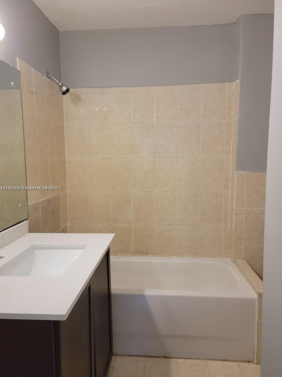 16800 NE 15th Ave 108, North Miami Beach, Florida 33162, 1 Bedroom Bedrooms, ,1 BathroomBathrooms,Residential,For Sale,16800 NE 15th Ave 108,A11403333