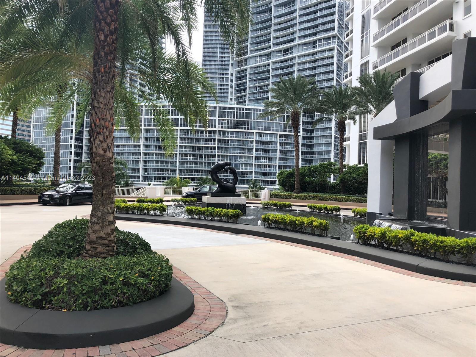 Stunning/rare 4/4/1 2860 sq/ft. flow through unit w/ 2 large wrap around balconies & amazing views of Downtown, Biscayne Bay, Brickell Key & Brickell. The unit has being remodeled, kitchen w/ custom cabinetry, Sub Zero/Miele. Built-in custom cabinetry in bedrooms, custom closets, a full laundry room & more... The Carbonell on Brickell Key has 24/7 security, 24/7 free valet, one of the nicest 2-story renovated fitness centers in Miami, a waterfront resort style pool, a BBQ area, 2 tennis courts, a putting green, a bayside party room, and much more.