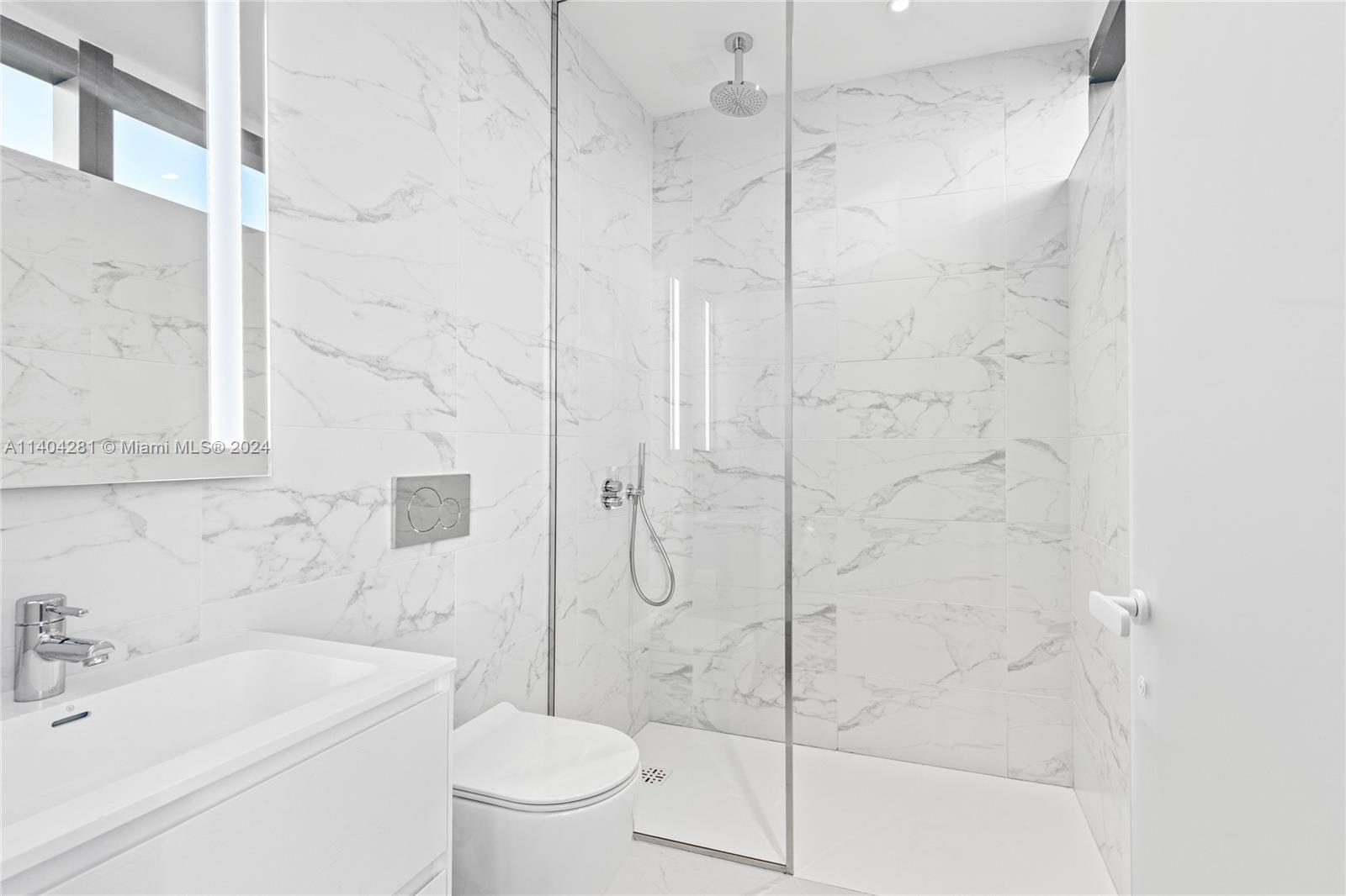 2000 Ocean Dr, Hallandale Beach, FL, 33009 United States, 3 Bedrooms Bedrooms, ,3 BathroomsBathrooms,Residential,For Sale,Ocean Dr,A11404281