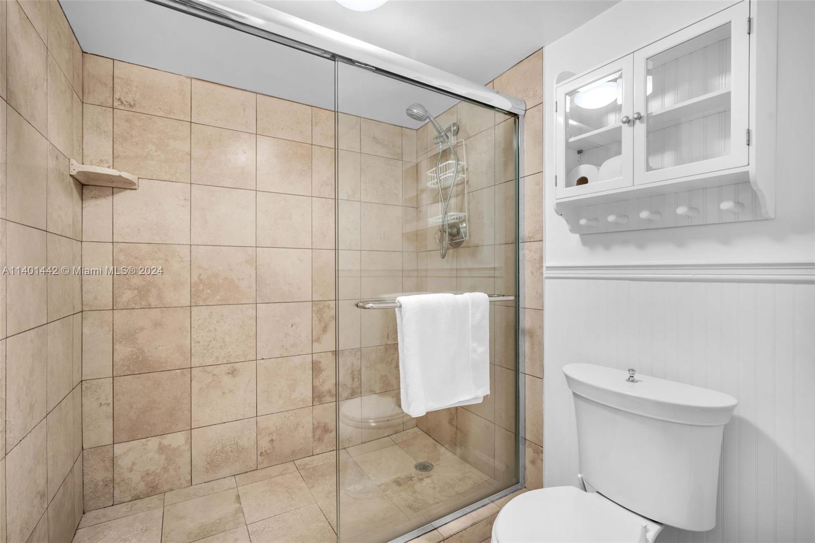 611 OCEAN DR 3E, Key Biscayne, Florida 33149, 2 Bedrooms Bedrooms, ,2 BathroomsBathrooms,Residentiallease,For Rent,611 OCEAN DR 3E,A11401442