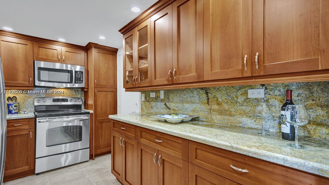 5005 Collins Ave 1118, Miami Beach, Florida 33140, 1 Bedroom Bedrooms, ,1 BathroomBathrooms,Residentiallease,For Rent,5005 Collins Ave 1118,A11408209