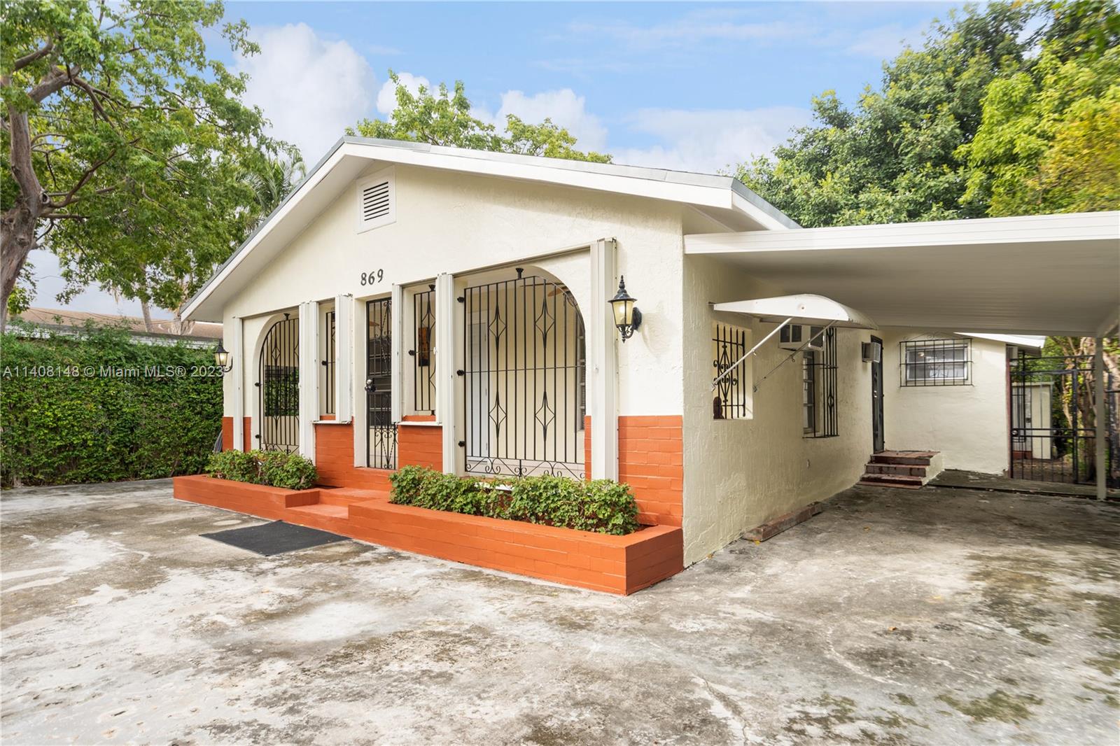 869 SW 4th St  For Sale A11408148, FL
