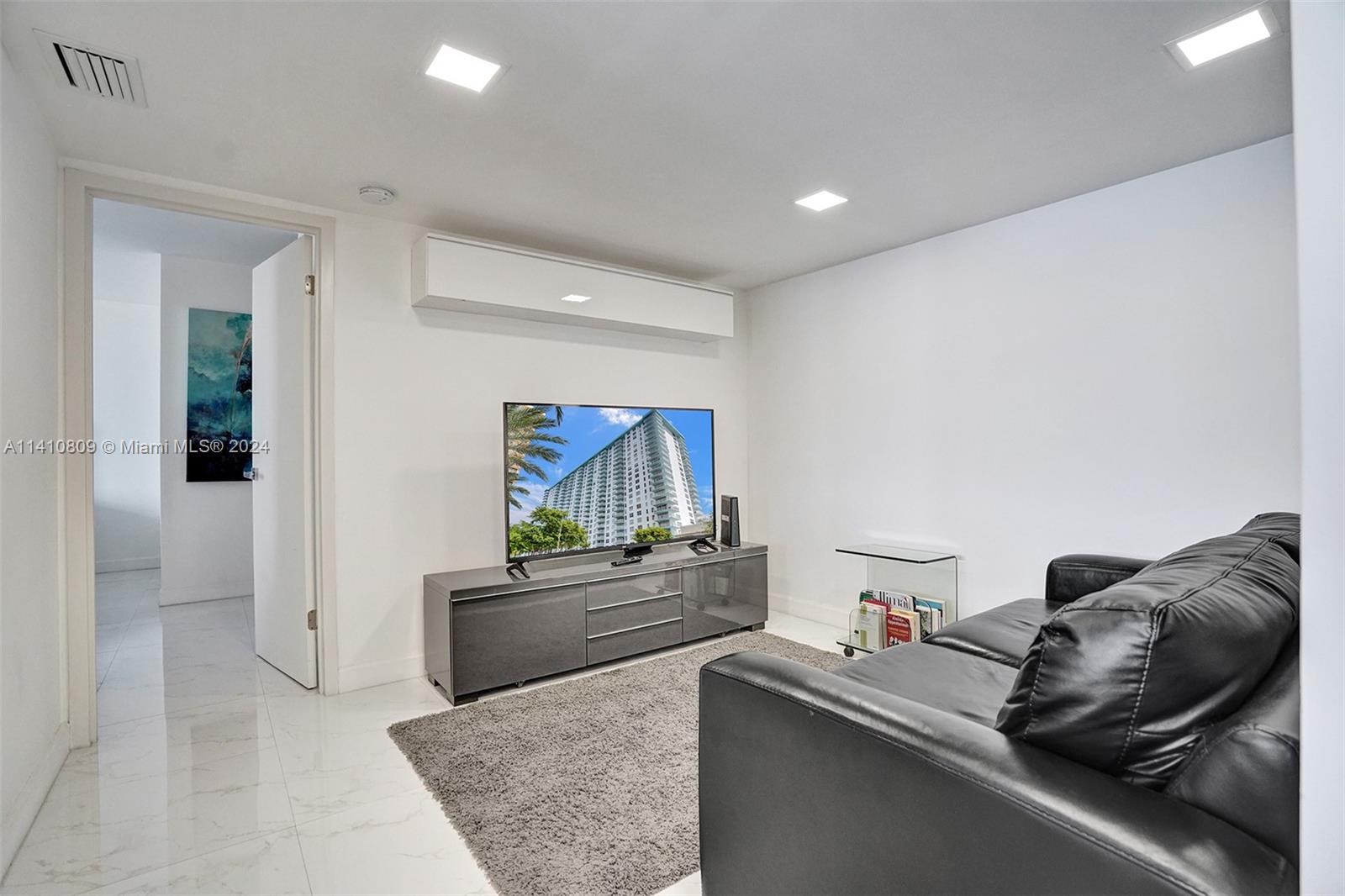 301 174th St 701, Sunny Isles Beach, FL 33160, 2 Bedrooms Bedrooms, ,2 BathroomsBathrooms,Residential,For Sale,174th St,A11410809