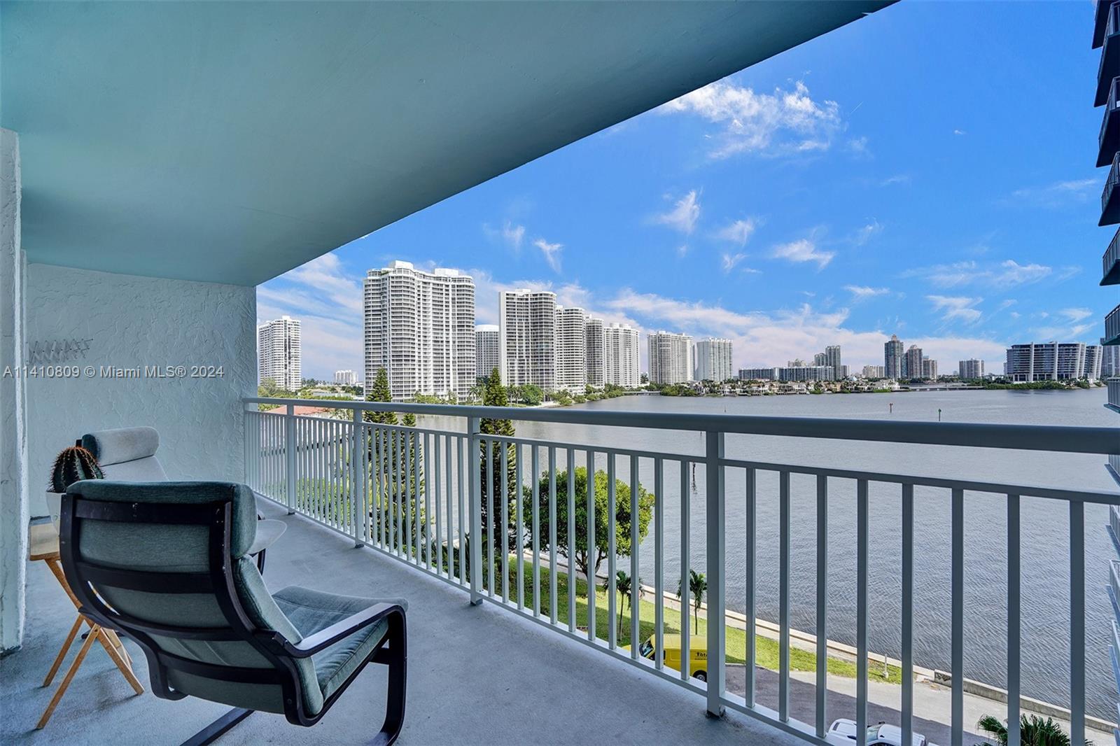 301 174th St 701, Sunny Isles Beach, FL 33160, 2 Bedrooms Bedrooms, ,2 BathroomsBathrooms,Residential,For Sale,174th St,A11410809