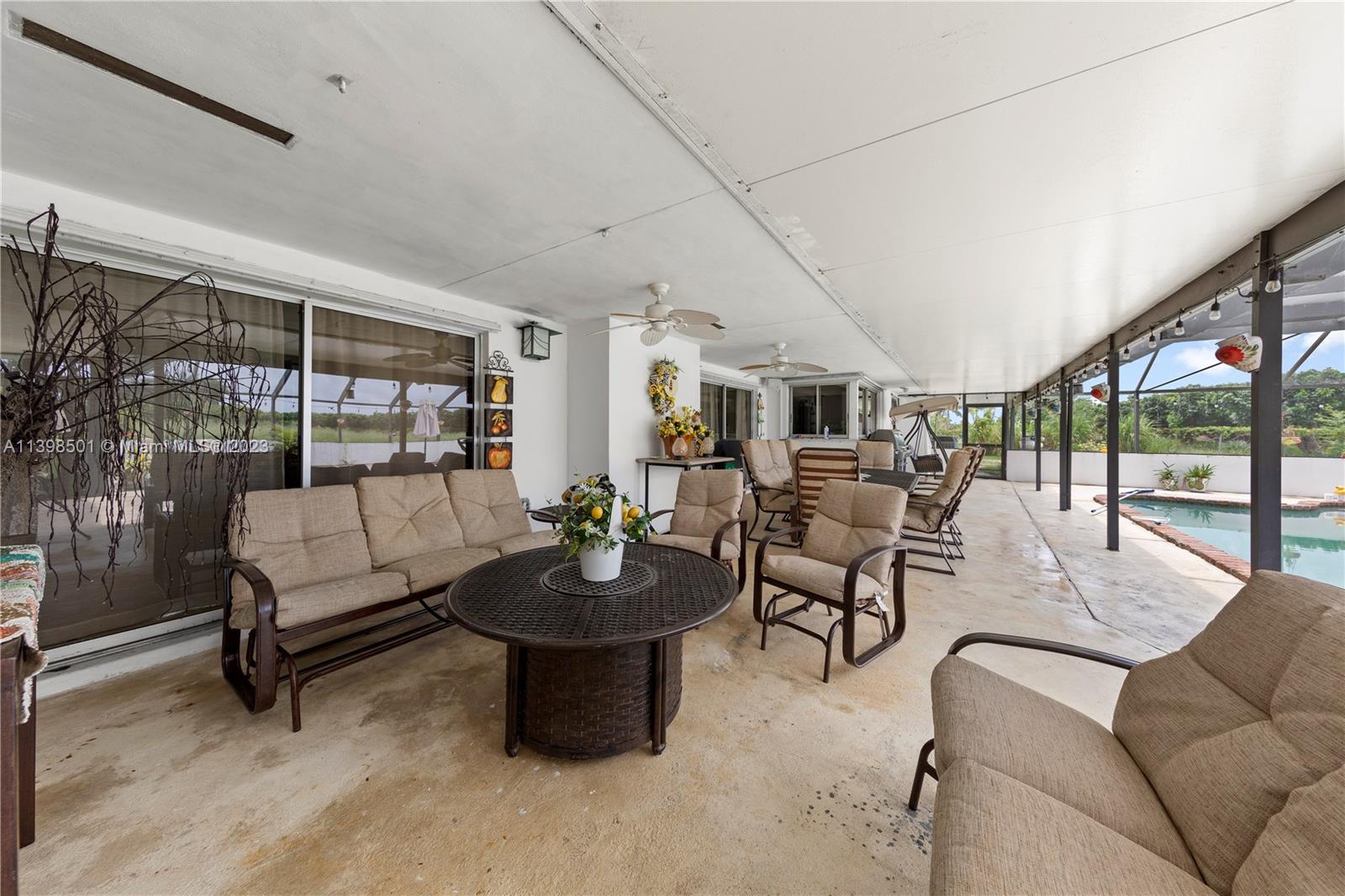 ALL FURNITURE AROUND THE POOL/PATIO REMAINS
