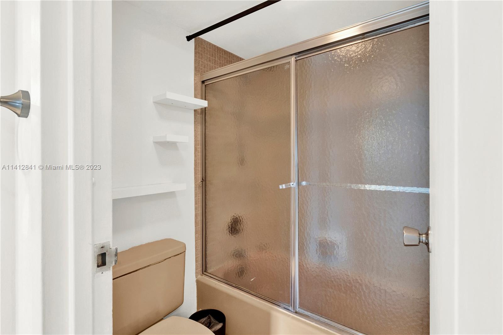 Master bathroom 1