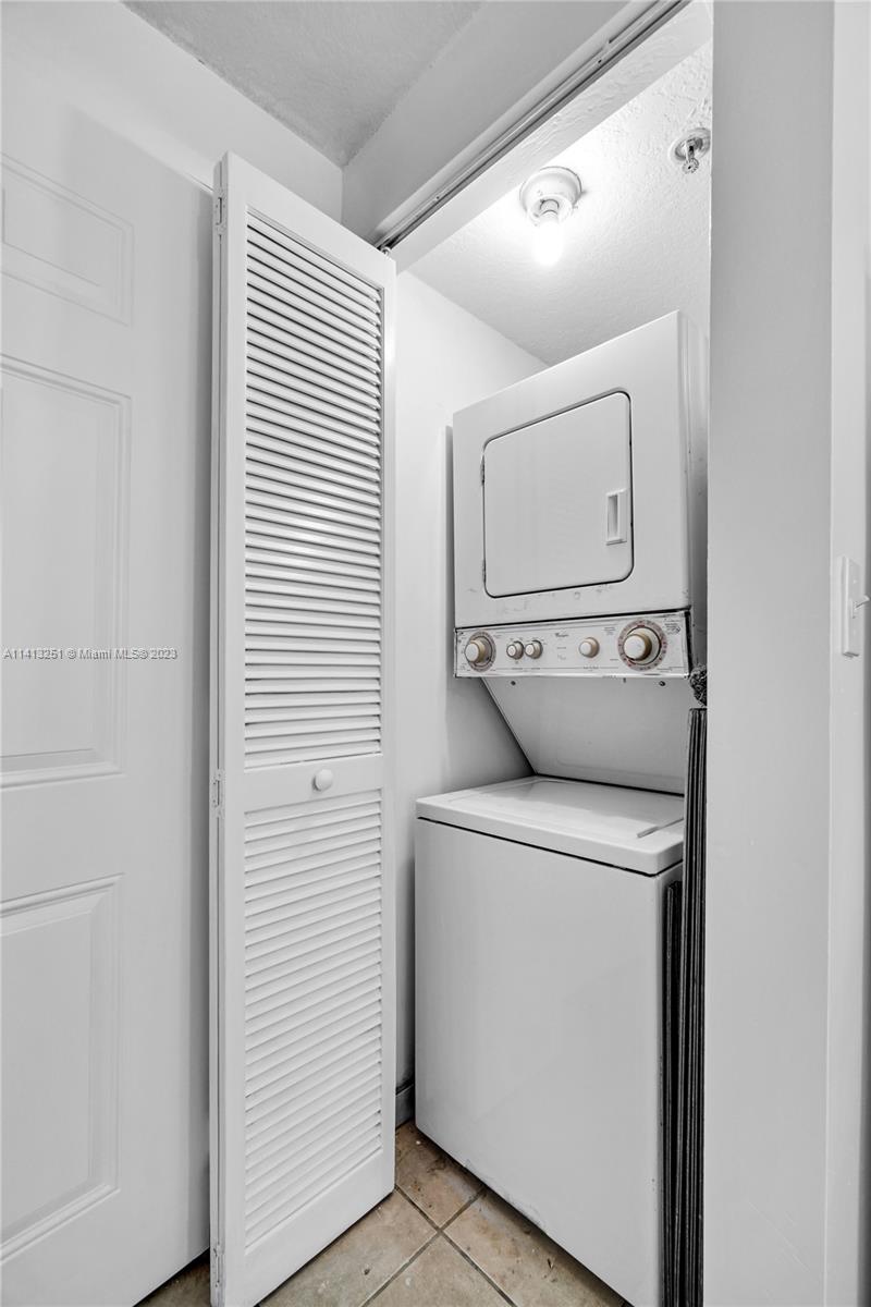 WASHER & DRYER INSIDE THE UNIT,