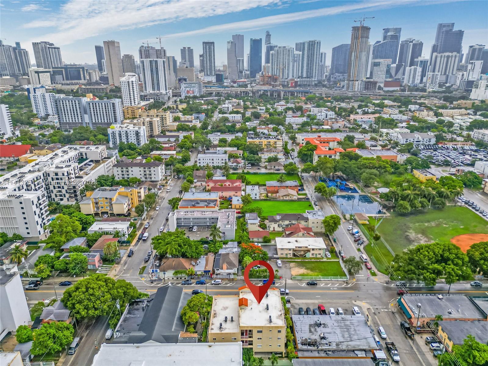 CENTRAL LOCATION, VERY CLOSE TO DOWNTOWN, BRICKELL, CORAL GABLES, BEACHES.