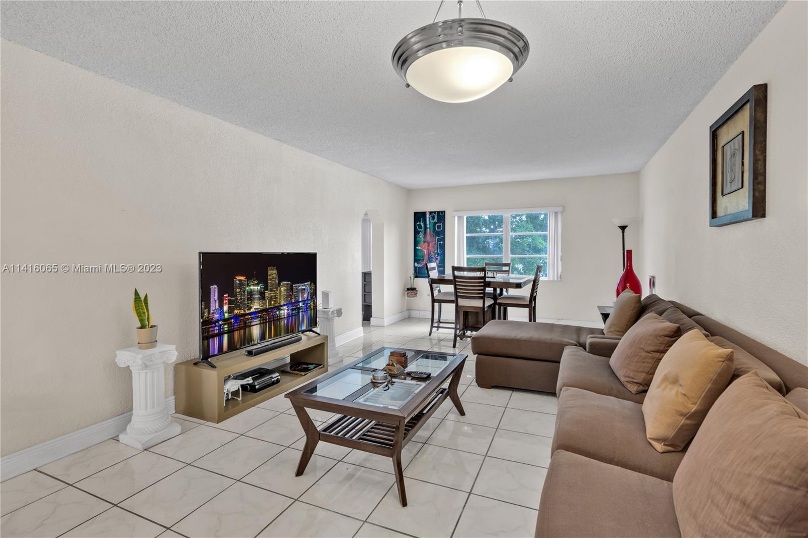 303 187th St, Miami, FL, 33179 United States, 1 Bedroom Bedrooms, ,1 BathroomBathrooms,Residential,For Sale,187th St,A11416065