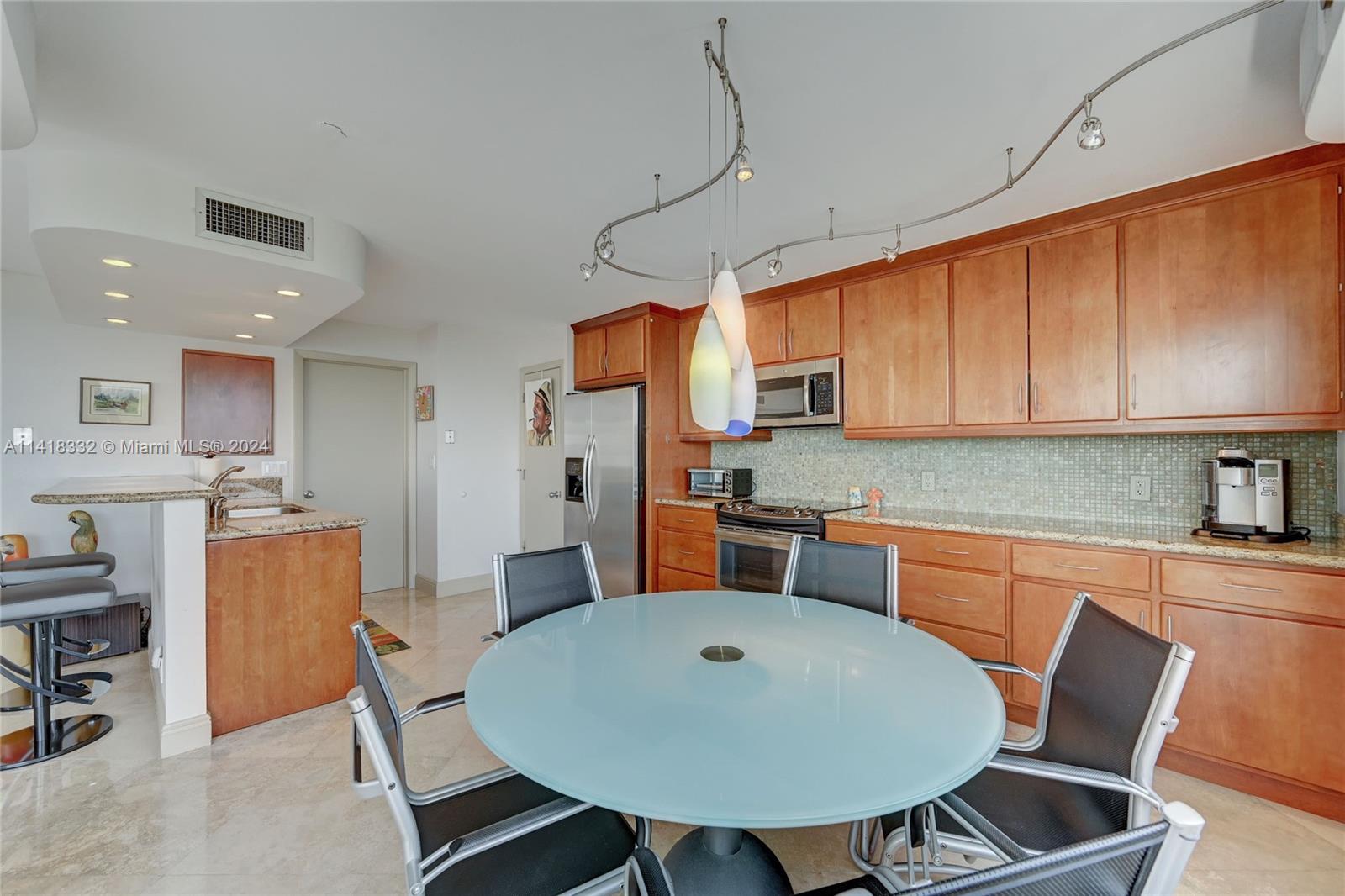 936 Intracoastal Dr, Fort Lauderdale, FL, 33304 United States, 2 Bedrooms Bedrooms, ,2 BathroomsBathrooms,Residential,For Sale,Intracoastal Dr,A11418332