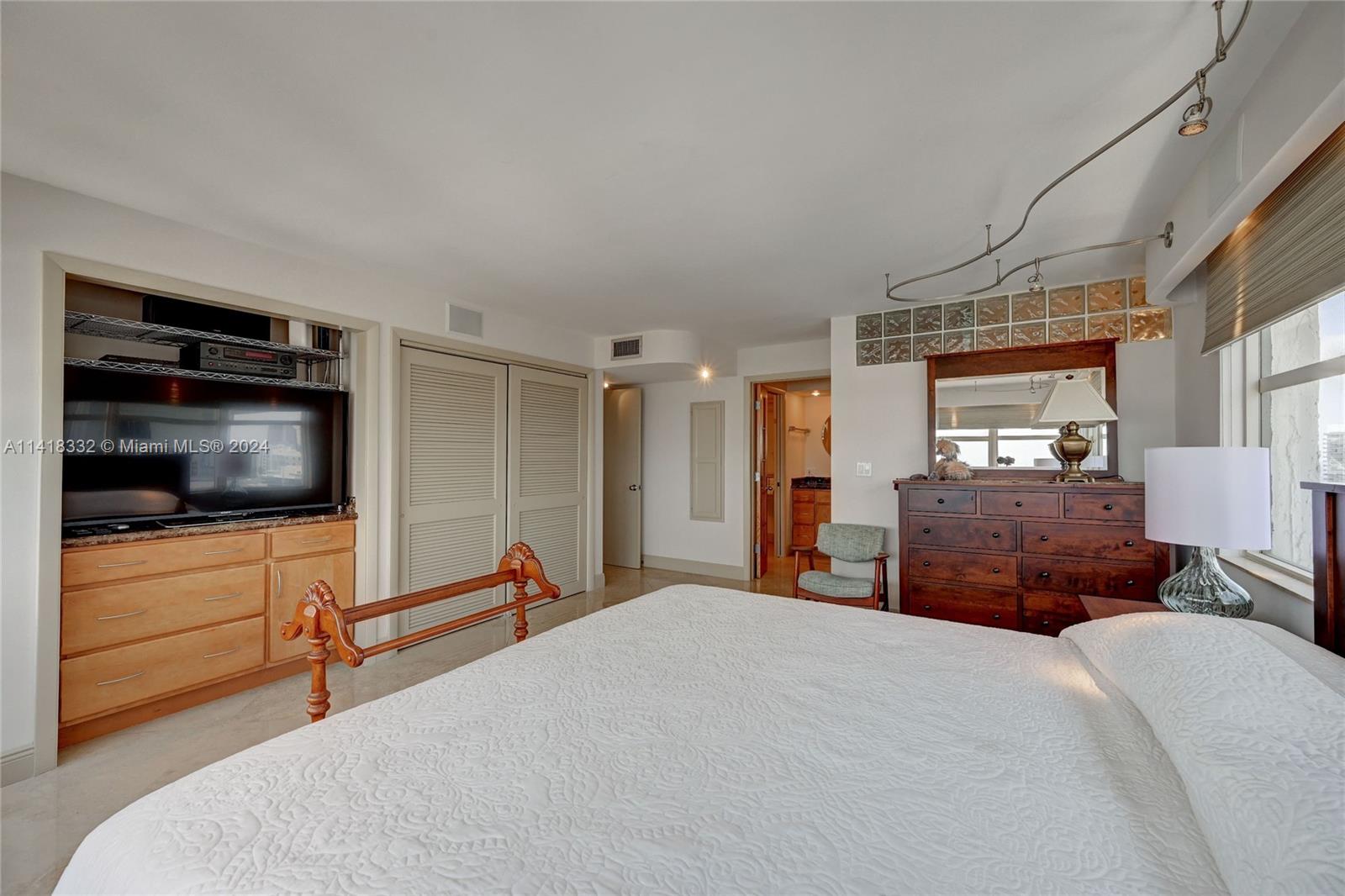 936 Intracoastal Dr, Fort Lauderdale, FL, 33304 United States, 2 Bedrooms Bedrooms, ,2 BathroomsBathrooms,Residential,For Sale,Intracoastal Dr,A11418332