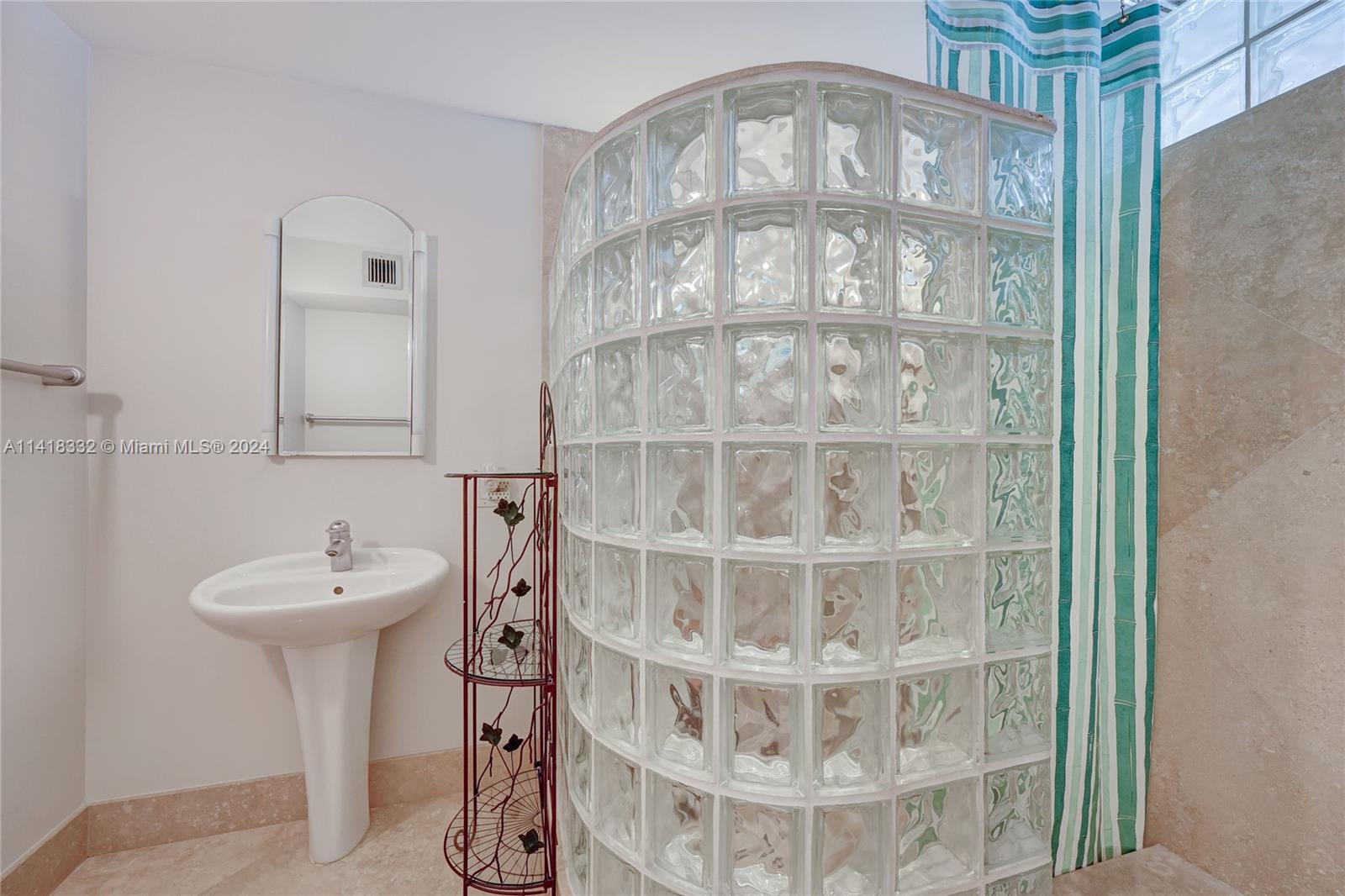 936 Intracoastal Dr, Fort Lauderdale, FL, 33304 United States, 2 Bedrooms Bedrooms, ,2 BathroomsBathrooms,Residential,For Sale,Intracoastal Dr,A11418332