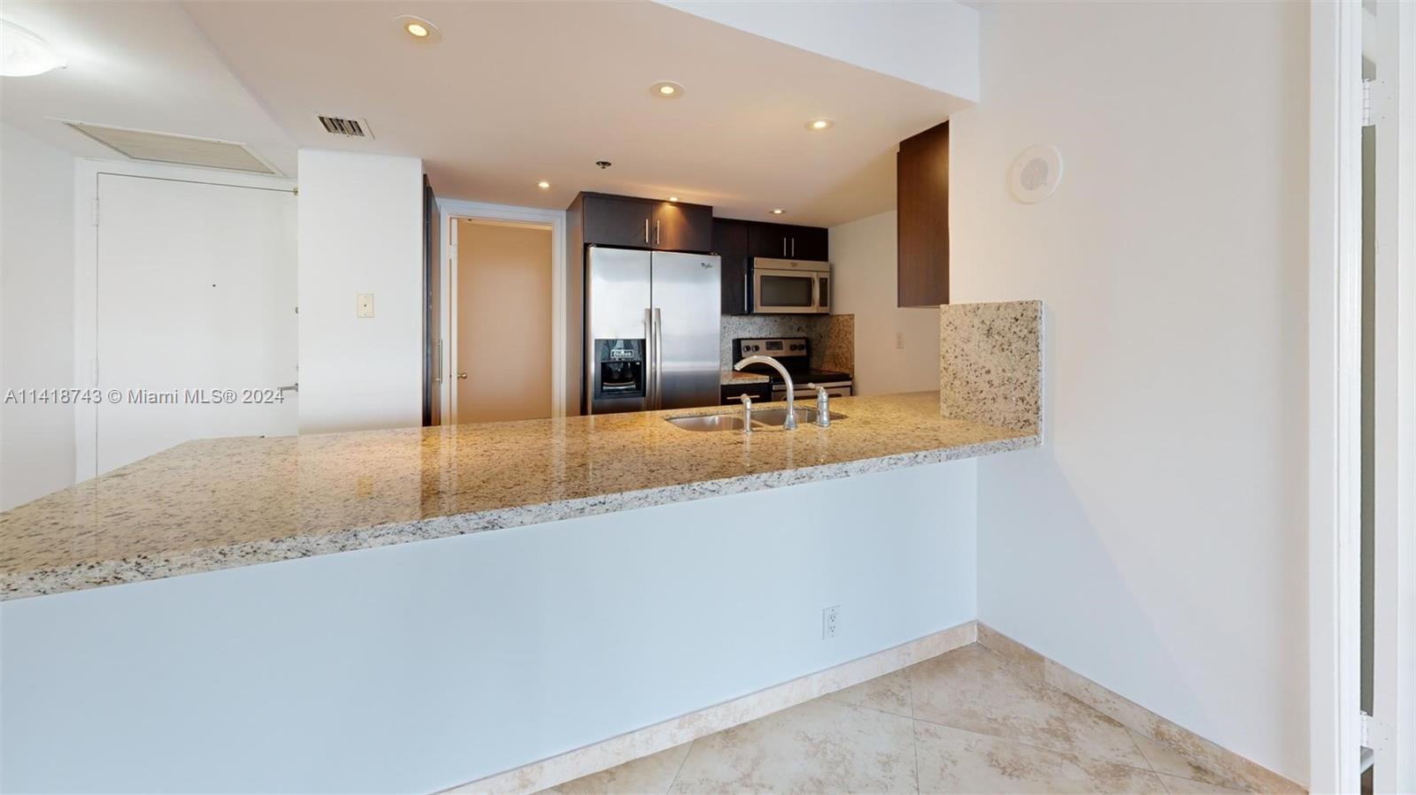 1717 N Bayshore Dr A-2236, Miami, Florida 33132, 2 Bedrooms Bedrooms, ,2 BathroomsBathrooms,Residentiallease,For Rent,1717 N Bayshore Dr A-2236,A11418743