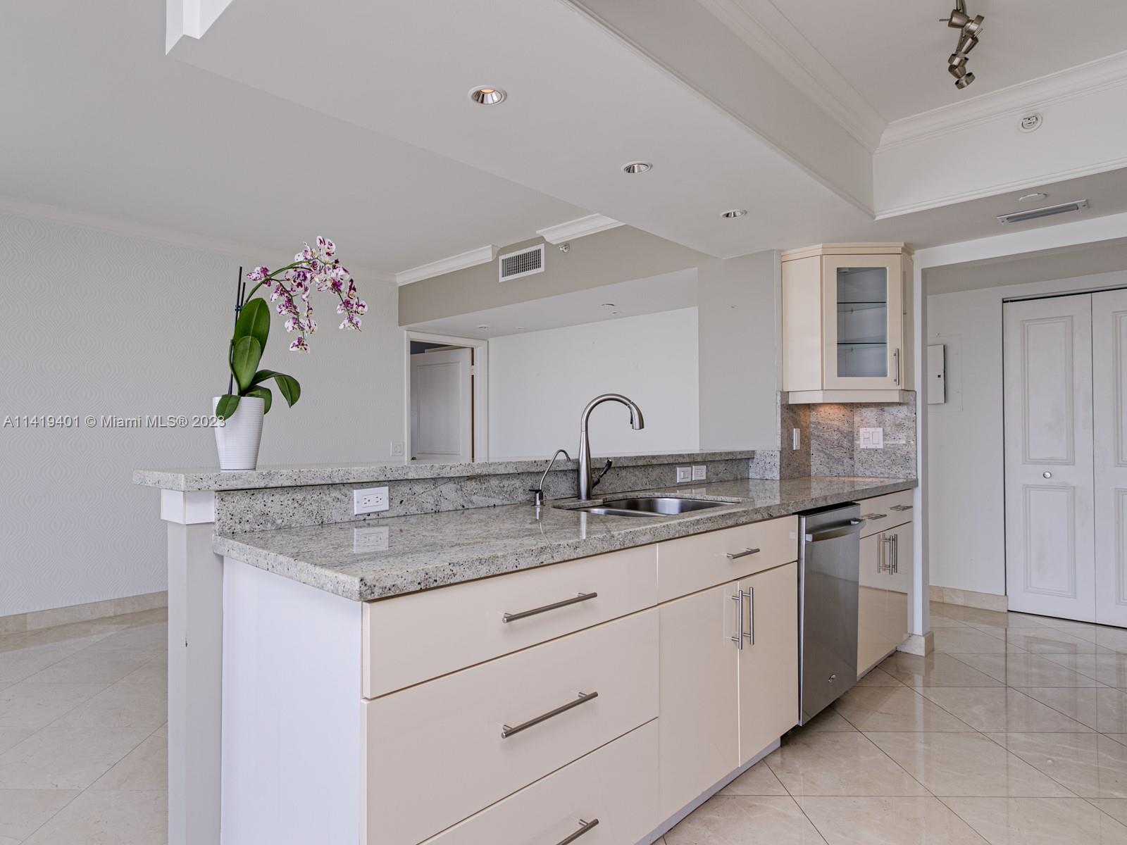 KITCHEN​​‌​​​​‌​​‌‌​‌‌​​​‌‌​‌​‌​‌​​​‌​​ ISLAND