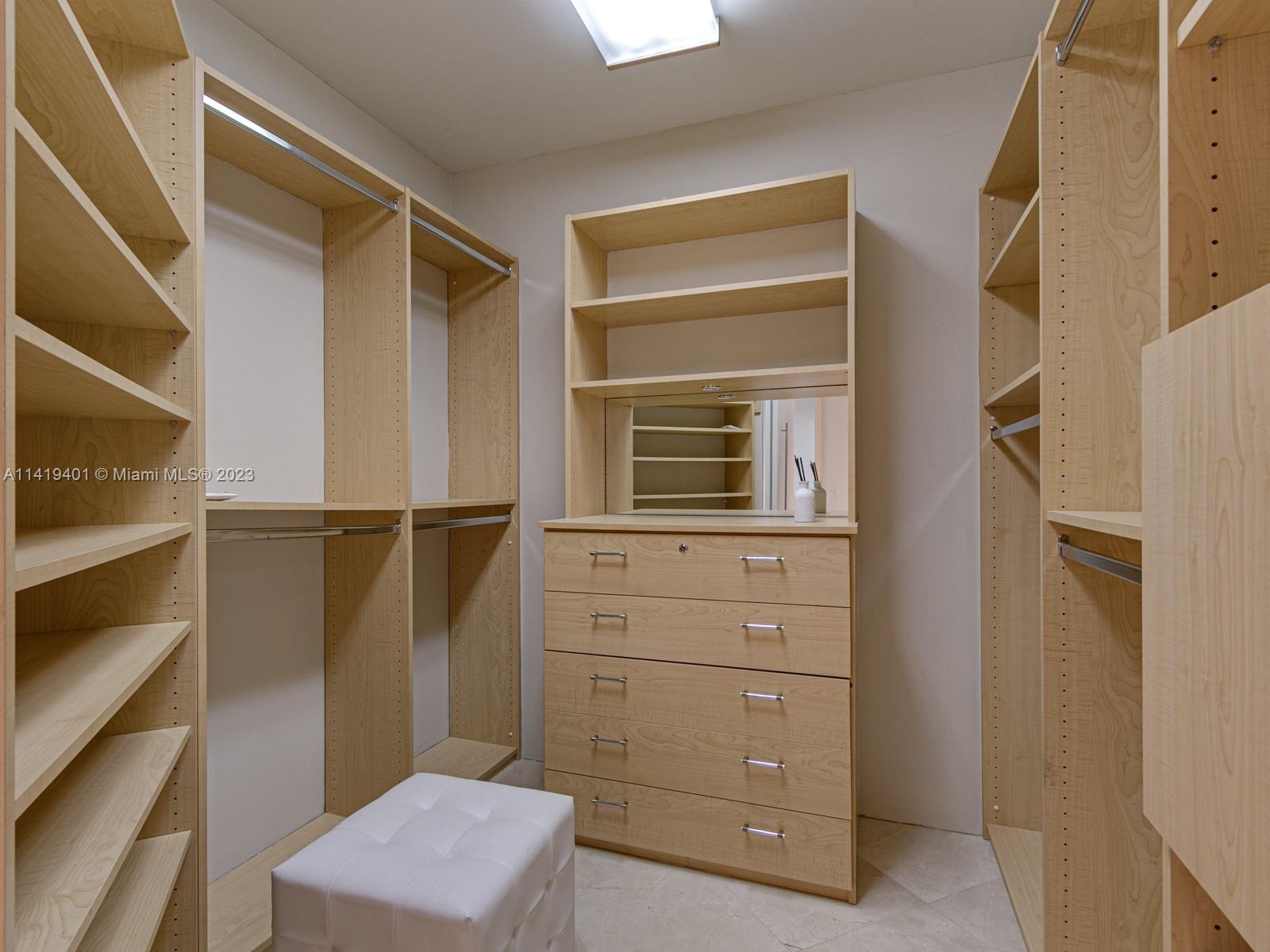 MASTER BEDROOM CUSTOM CLOSET