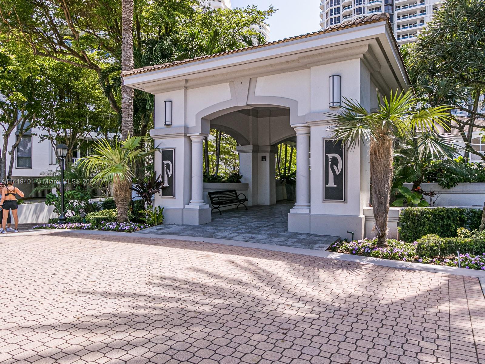 RESIDENCE CLUB AND SPA ENTRANCE