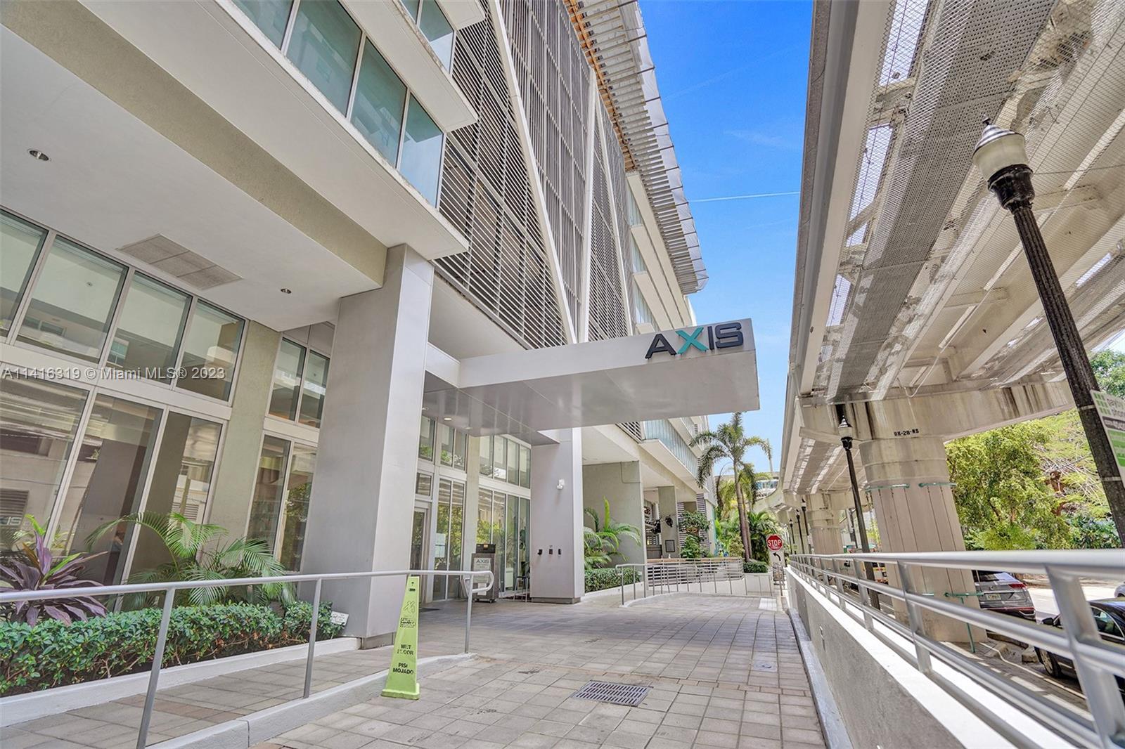 Axis on Brickell - Located in the Heart of Brickell