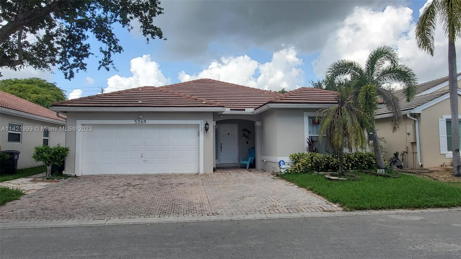 5069 SW 34th Ter  For Sale A11421999, FL