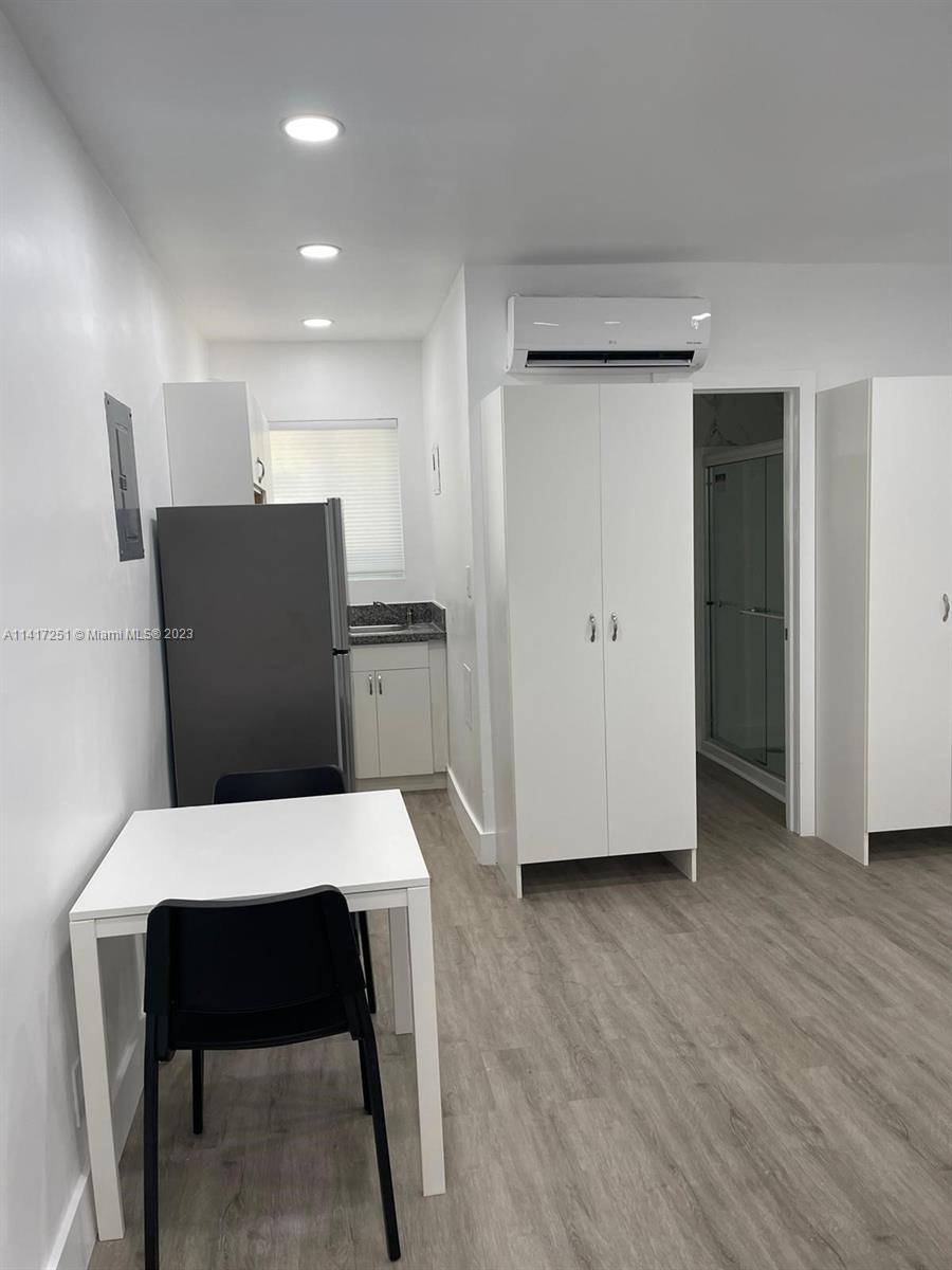 110 NW 9th Ave 11, Miami, Florida 33128, 1 Bedroom Bedrooms, ,1 BathroomBathrooms,Residentiallease,For Rent,110 NW 9th Ave 11,A11417251