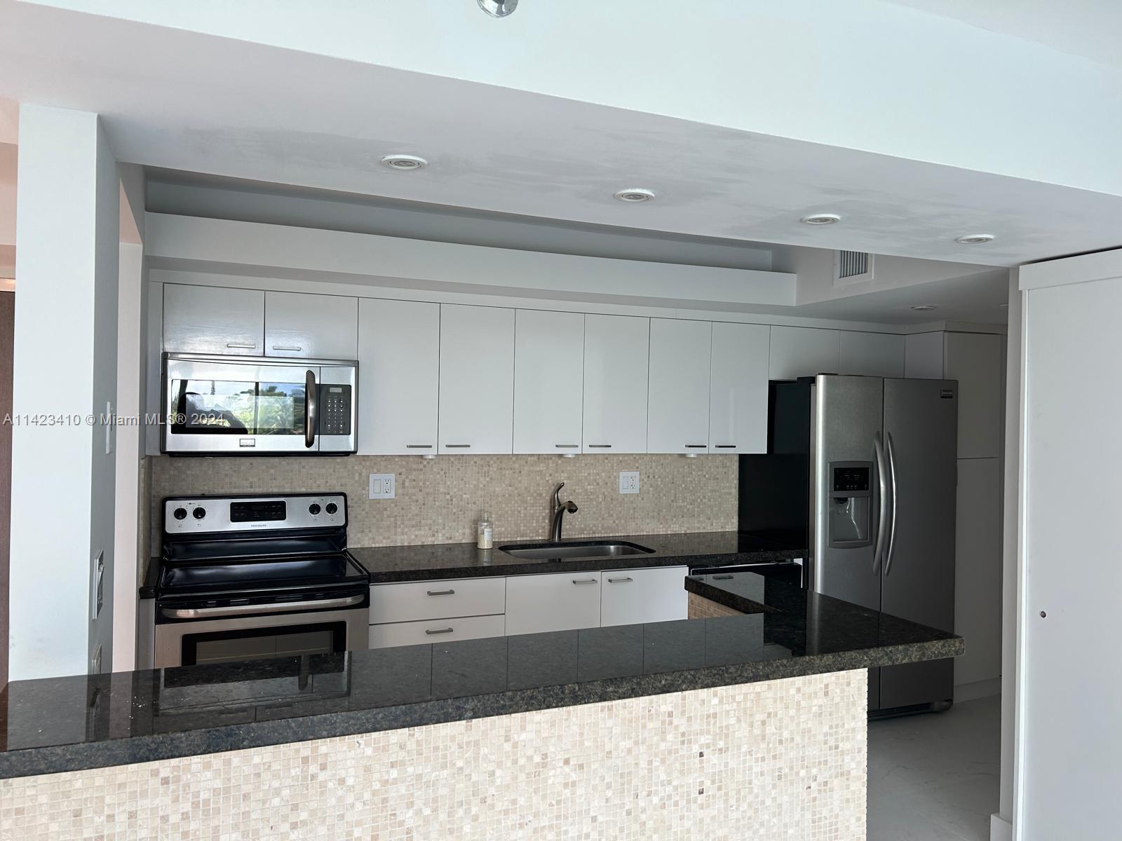 3411 Indian Creek Dr 402, Miami Beach, Florida 33140, 2 Bedrooms Bedrooms, ,2 BathroomsBathrooms,Residential,For Sale,3411 Indian Creek Dr 402,A11423410