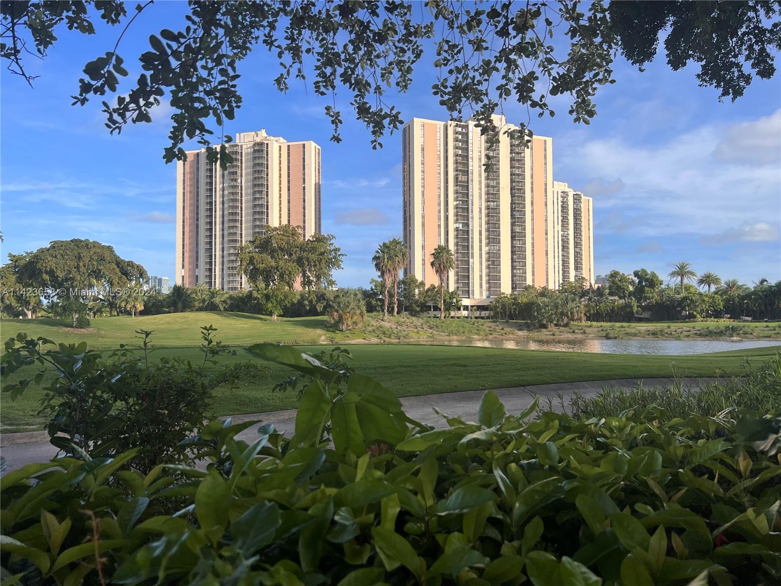 20335 W Country Club Dr #1103 For Sale A11423658, FL