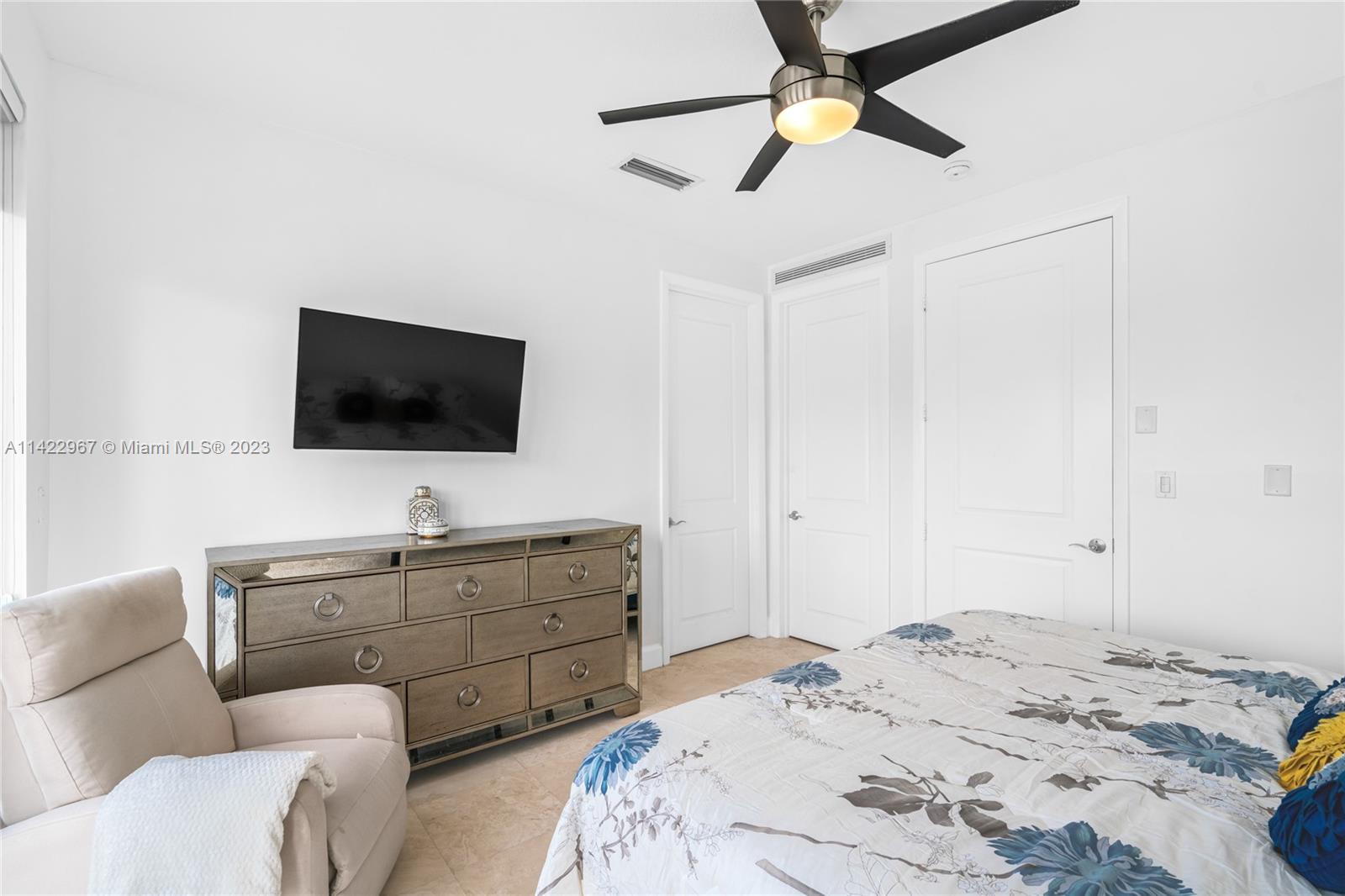 830 N Victoria Park Rd 830, Fort Lauderdale, FL 33304, 3 Bedrooms Bedrooms, ,3 BathroomsBathrooms,Residential,For Sale,Victoria Park Rd,A11422967