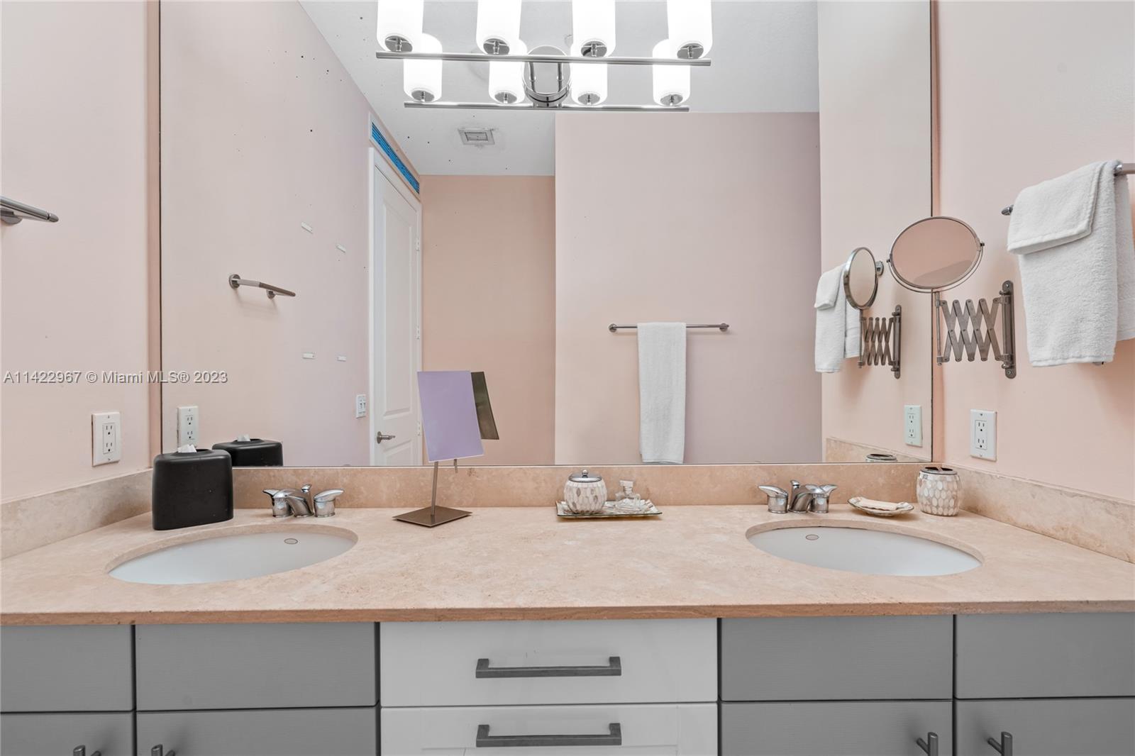 830 N Victoria Park Rd 830, Fort Lauderdale, FL 33304, 3 Bedrooms Bedrooms, ,3 BathroomsBathrooms,Residential,For Sale,Victoria Park Rd,A11422967