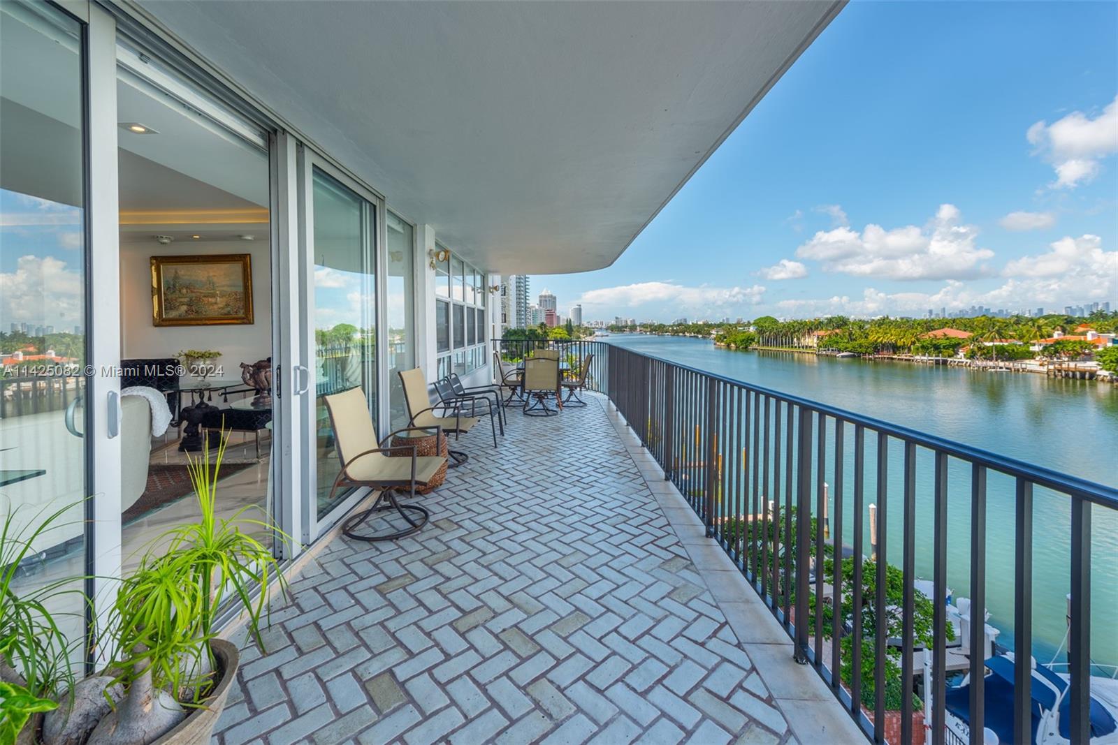 5660 Collins Ave 5E, Miami Beach, Florida 33140, 3 Bedrooms Bedrooms, ,4 BathroomsBathrooms,Residential,For Sale,5660 Collins Ave 5E,A11425082