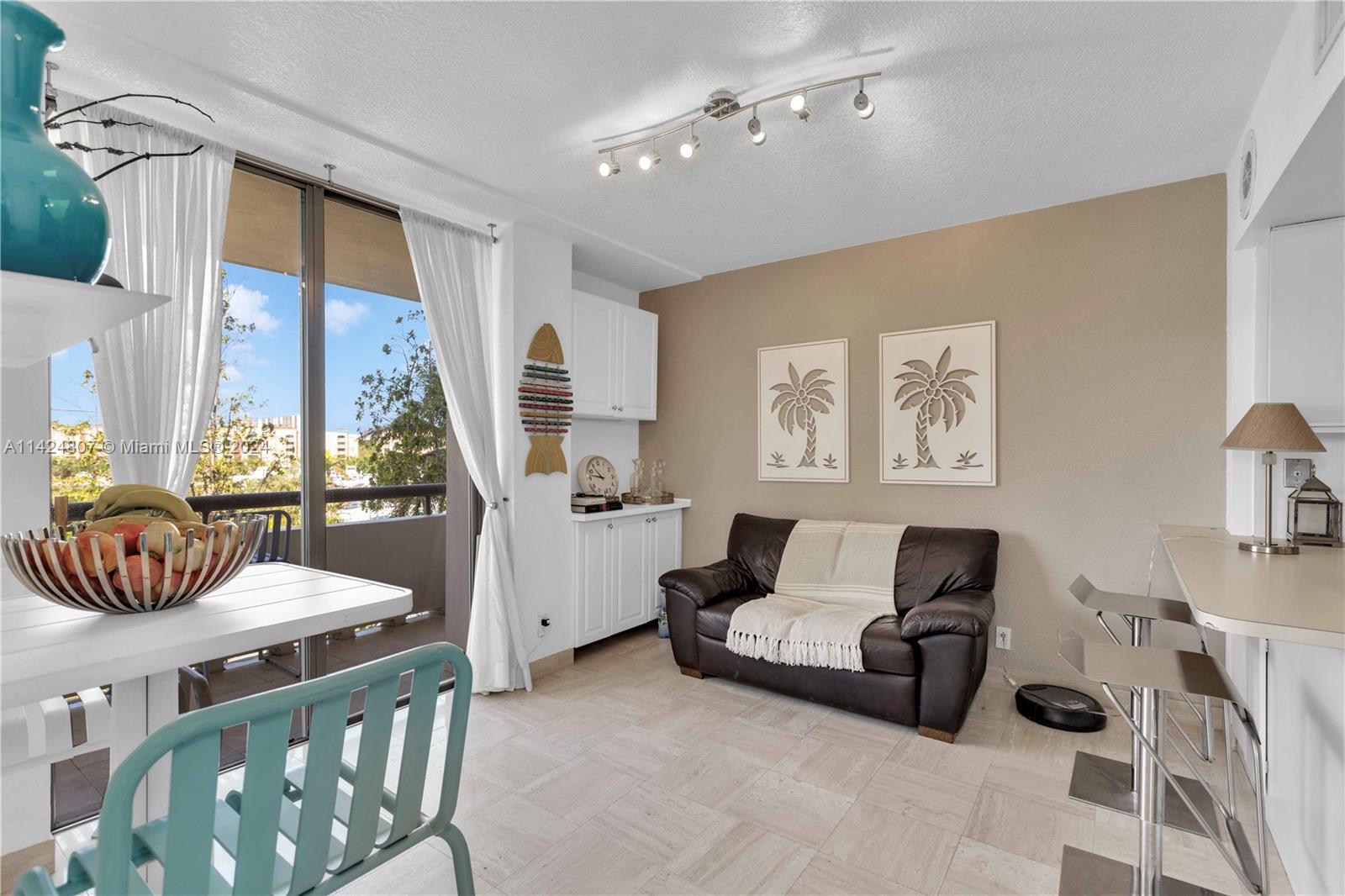 19667 Turnberry Way, Aventura, FL, 33180 United States, 2 Bedrooms Bedrooms, ,2 BathroomsBathrooms,Residential,For Sale,Turnberry Way,A11424807
