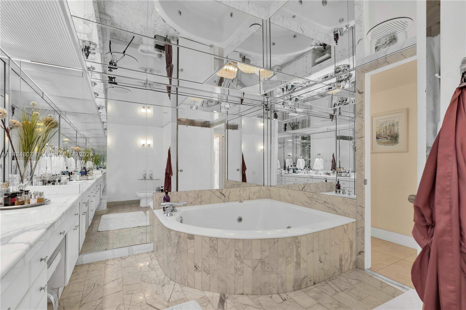 19667 Turnberry Way, Aventura, FL, 33180 United States, 2 Bedrooms Bedrooms, ,2 BathroomsBathrooms,Residential,For Sale,Turnberry Way,A11424807