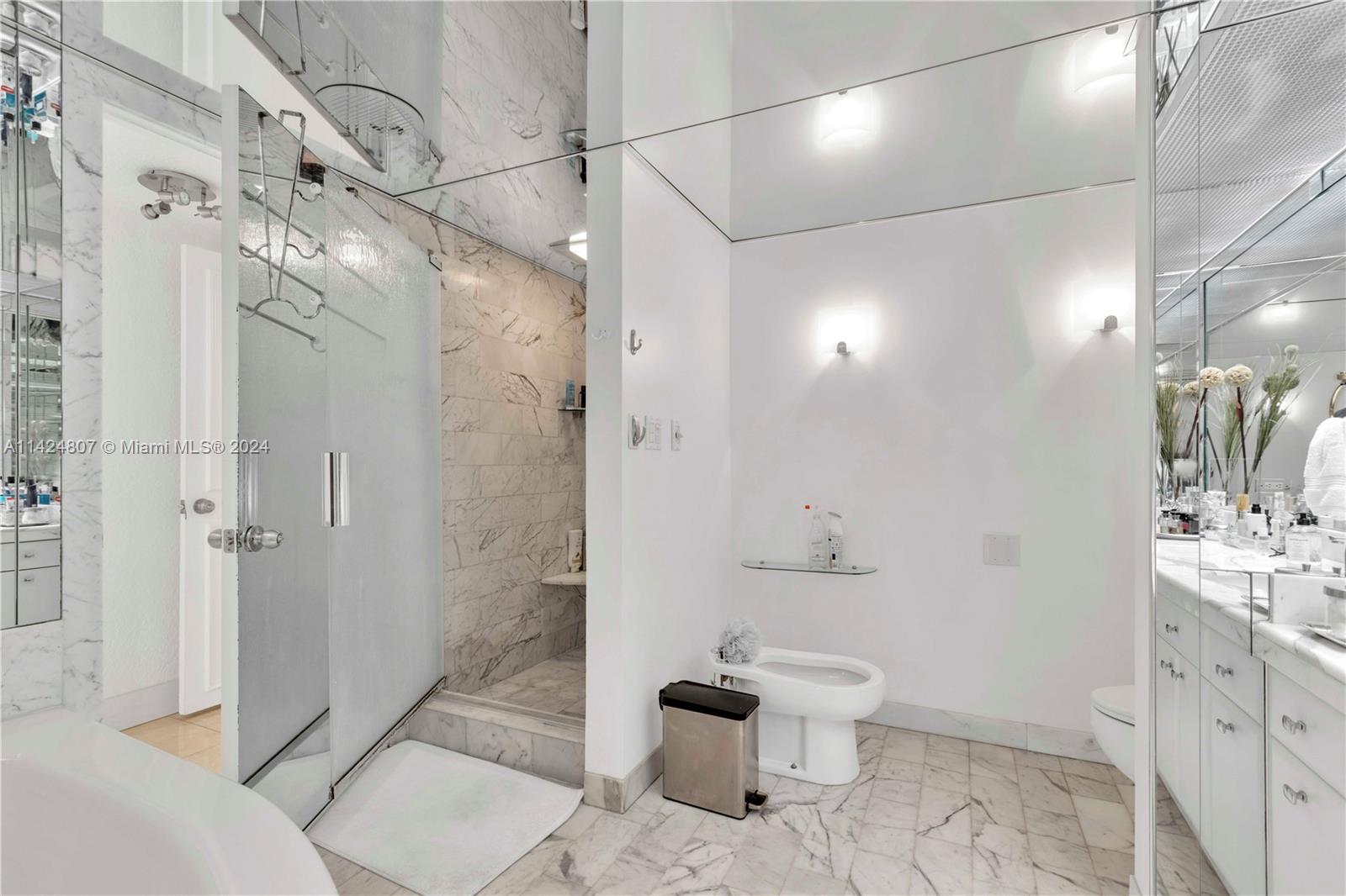 19667 Turnberry Way, Aventura, FL, 33180 United States, 2 Bedrooms Bedrooms, ,2 BathroomsBathrooms,Residential,For Sale,Turnberry Way,A11424807