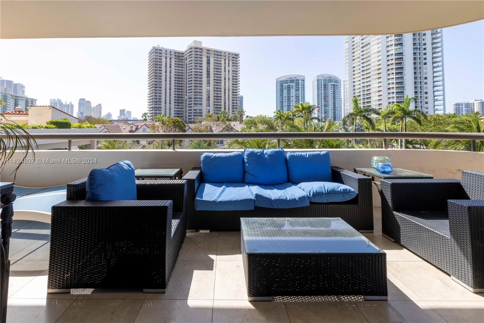 19667 Turnberry Way, Aventura, FL, 33180 United States, 2 Bedrooms Bedrooms, ,2 BathroomsBathrooms,Residential,For Sale,Turnberry Way,A11424807