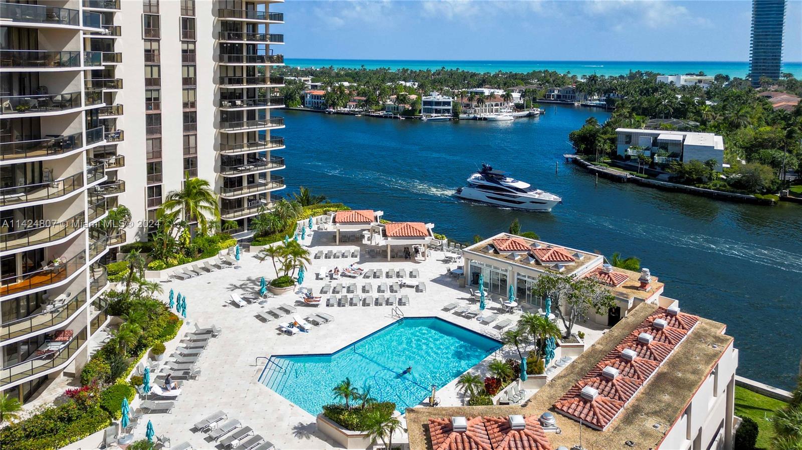 19667 Turnberry Way, Aventura, FL, 33180 United States, 2 Bedrooms Bedrooms, ,2 BathroomsBathrooms,Residential,For Sale,Turnberry Way,A11424807