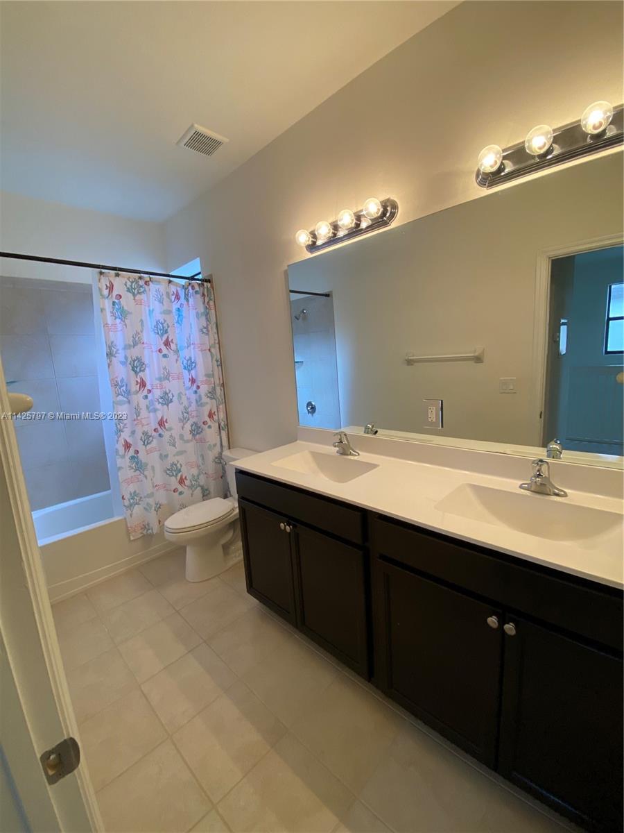 233 NE 23rd Ter, Homestead, Florida 33033, 3 Bedrooms Bedrooms, ,2 BathroomsBathrooms,Residential,For Sale,233 NE 23rd Ter,A11425797